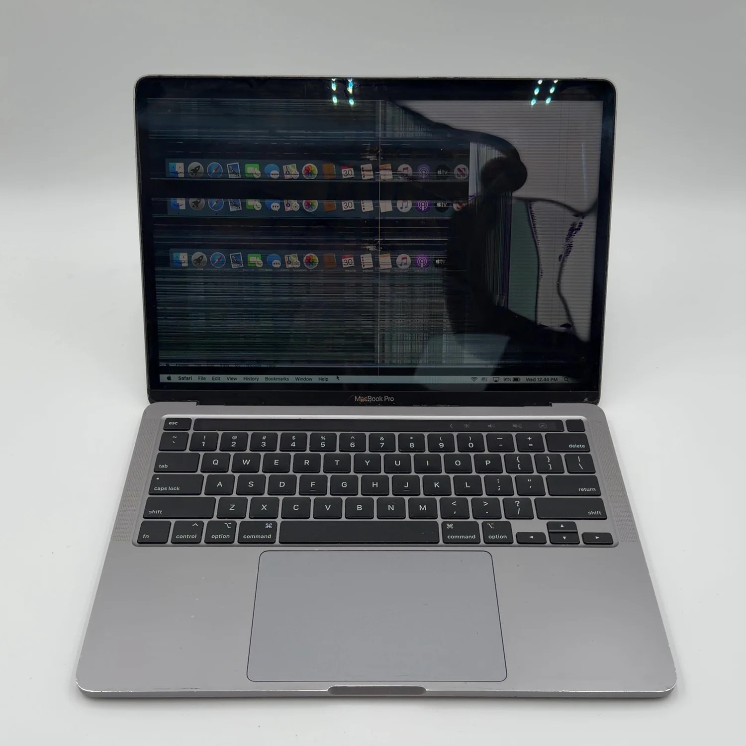 Broken 2020 Apple MacBook Air 13.3" i5 1.4GHz 8GB RAM 250GB SSD MXK32LL/A READ