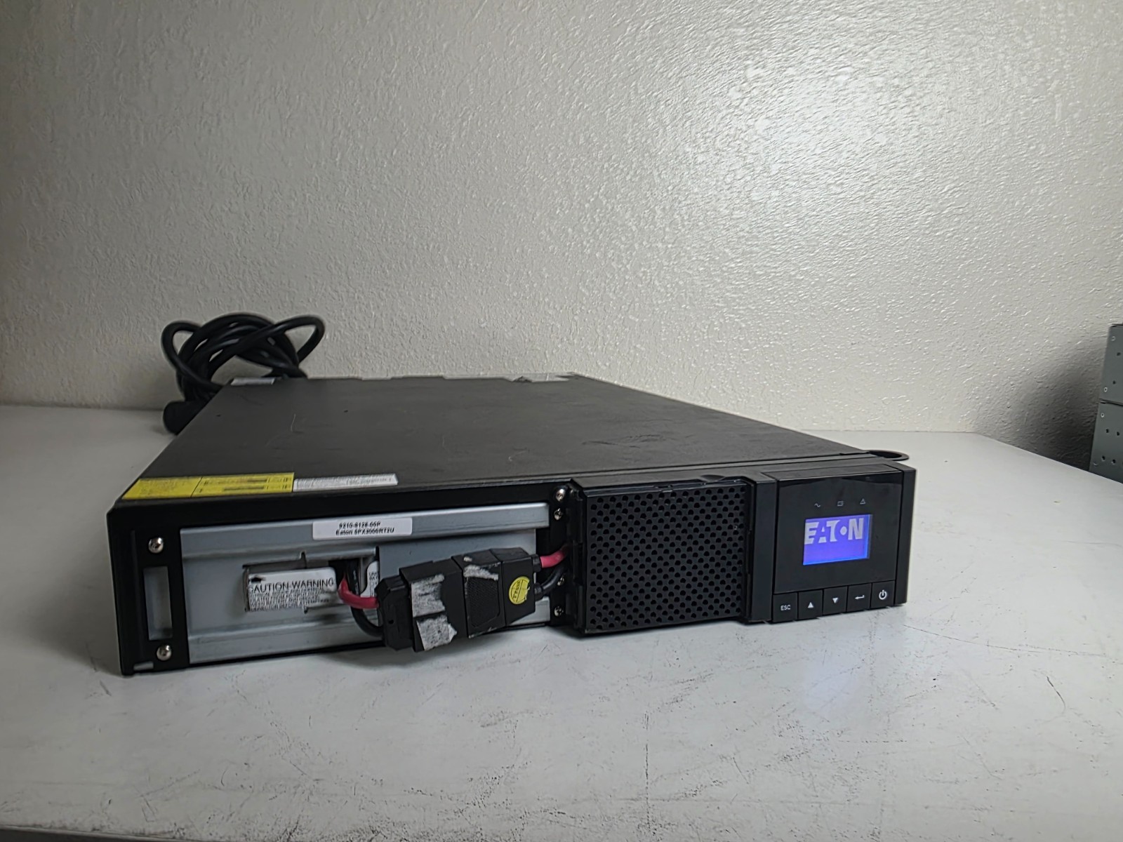 Eaton 5PX3000RT2U UPS 3000VA 2700W Rackmount 2U 100-125V 8-Out USB