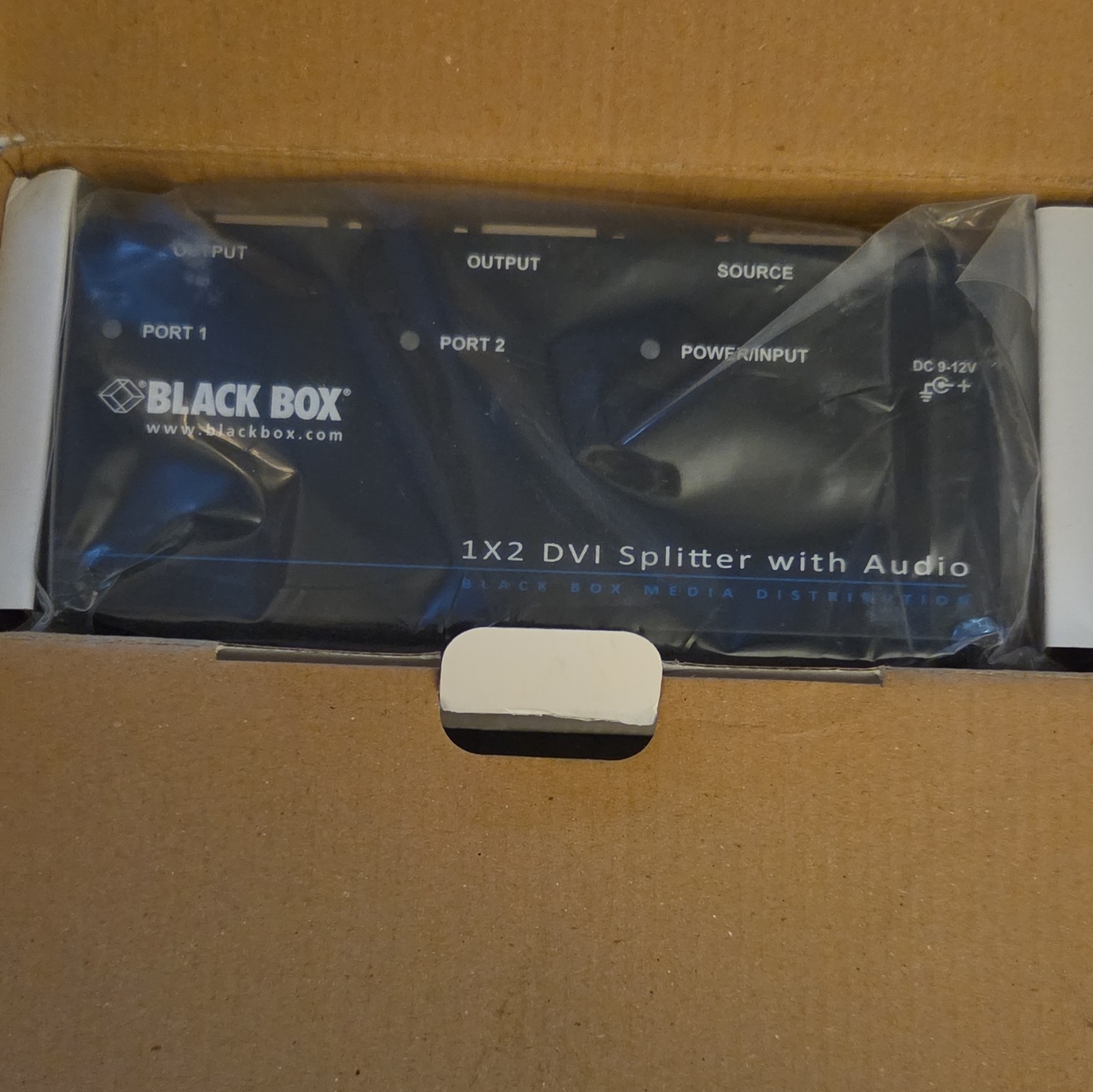 BlackBox AVSPDVI1X2 DVI-D Splitter w/ Audio HDCP 1x2