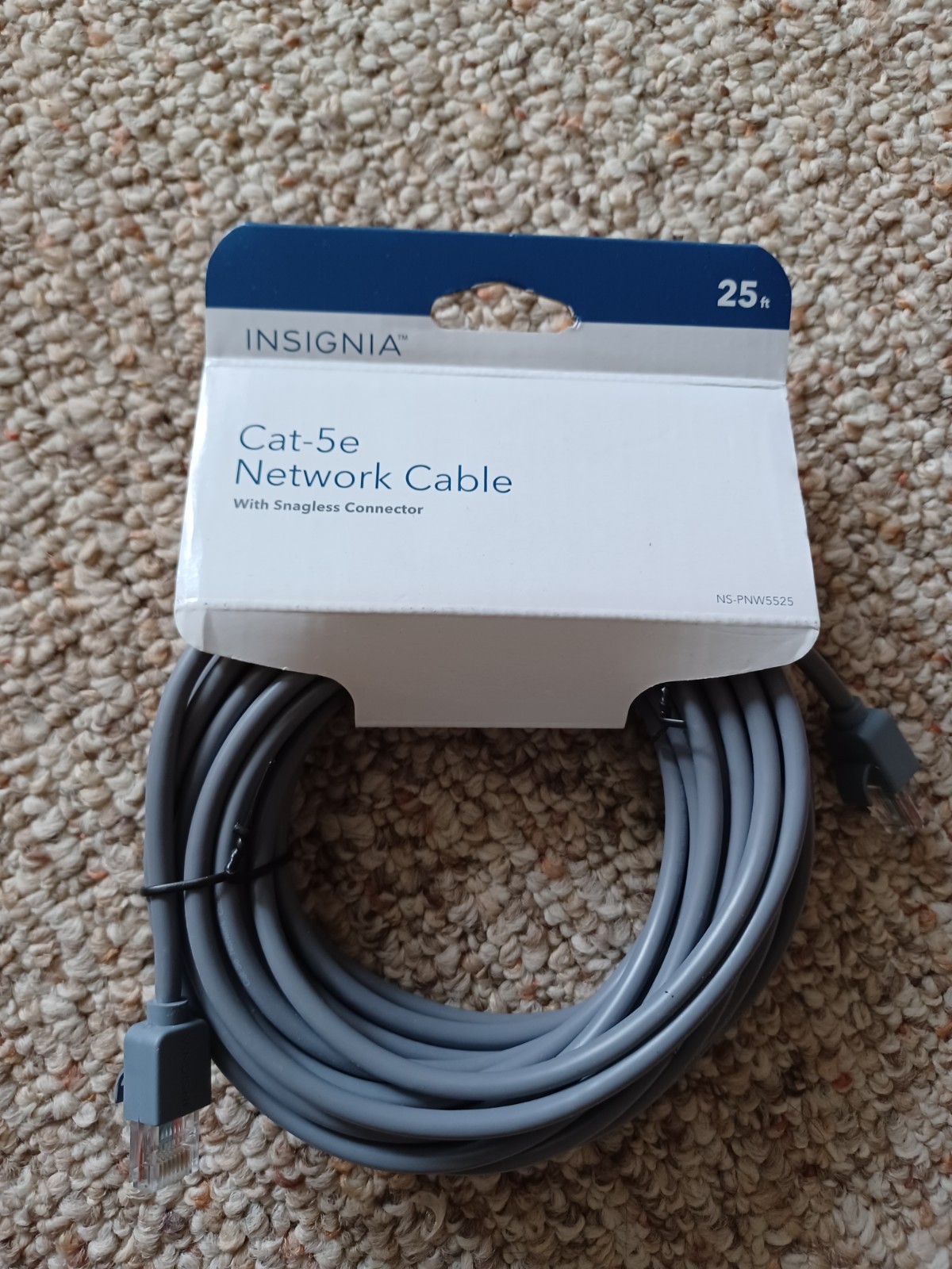 25FT INSIGNIA CAT 5E NETWORK CABLE. GRAY COLOR. NEW IN BOX