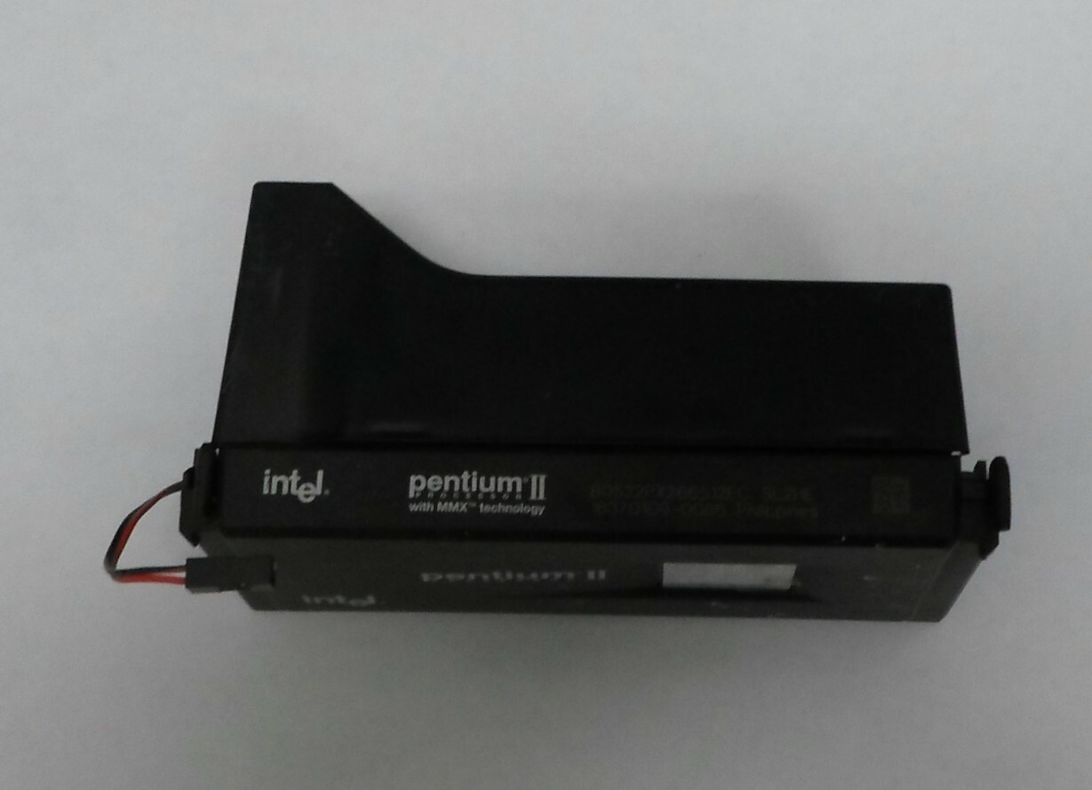 Intel SL2HE 80522PX266512EC Pentium II 300 MHz slot 1 with 512K cache. W/ FAN