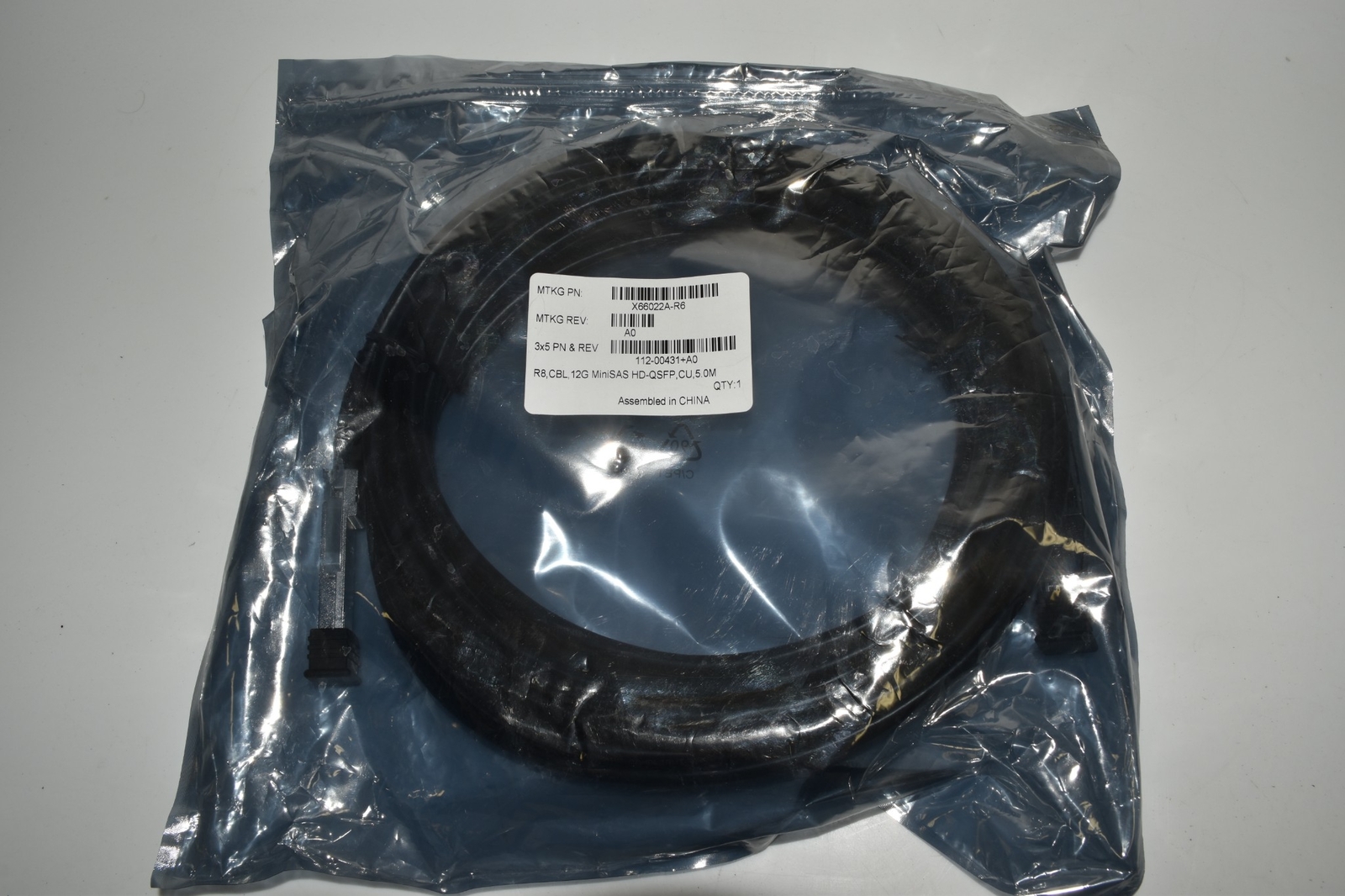 NetApp 112-00431 X66022A-R6 5.0M MiniSAS HD - QSFP Cable - - NEW  (VSP12)