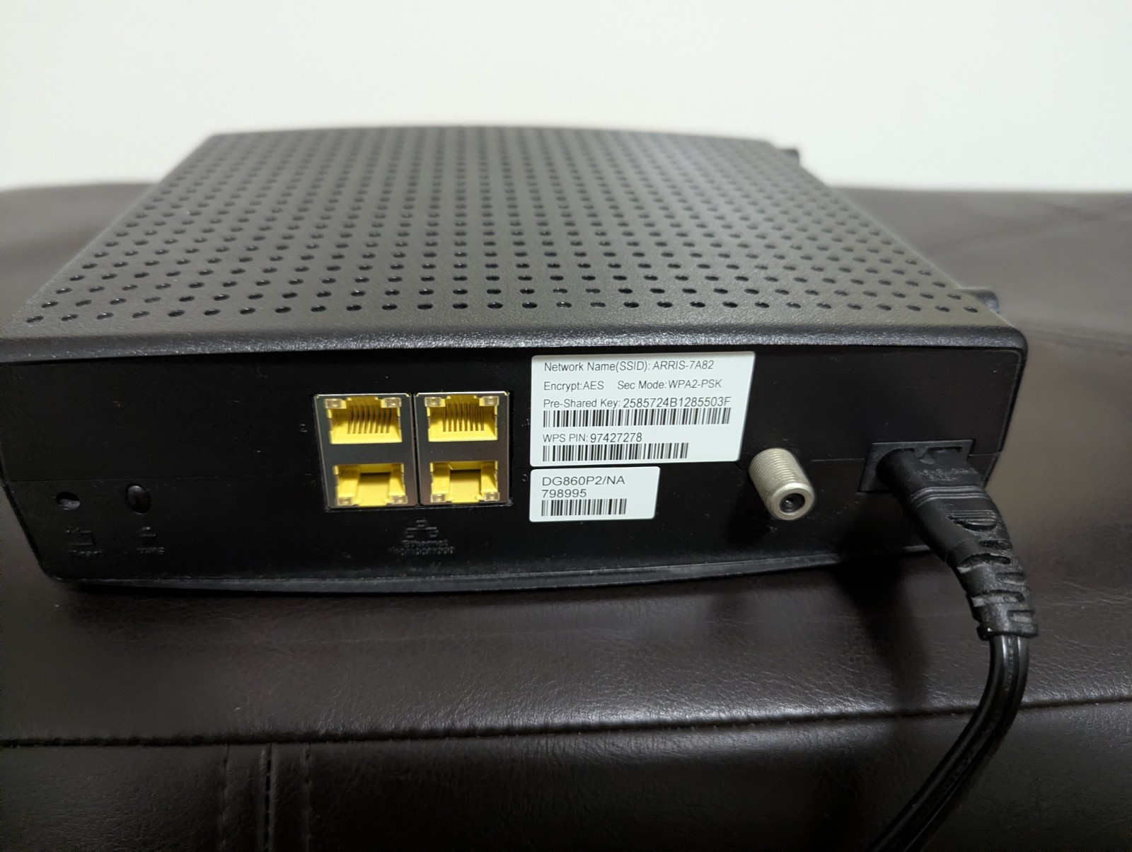 Arris DG860P2 Docsis 3.0 Cable Modem / Router 4ports+WiFi4