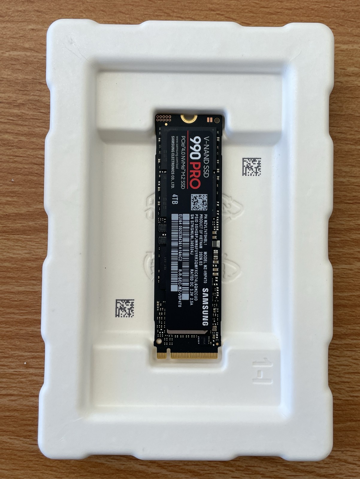 Samsung 990 PRO 4TB PCIe 4.0 NVMe M.2 2280 Internal SSD 7450MB/s