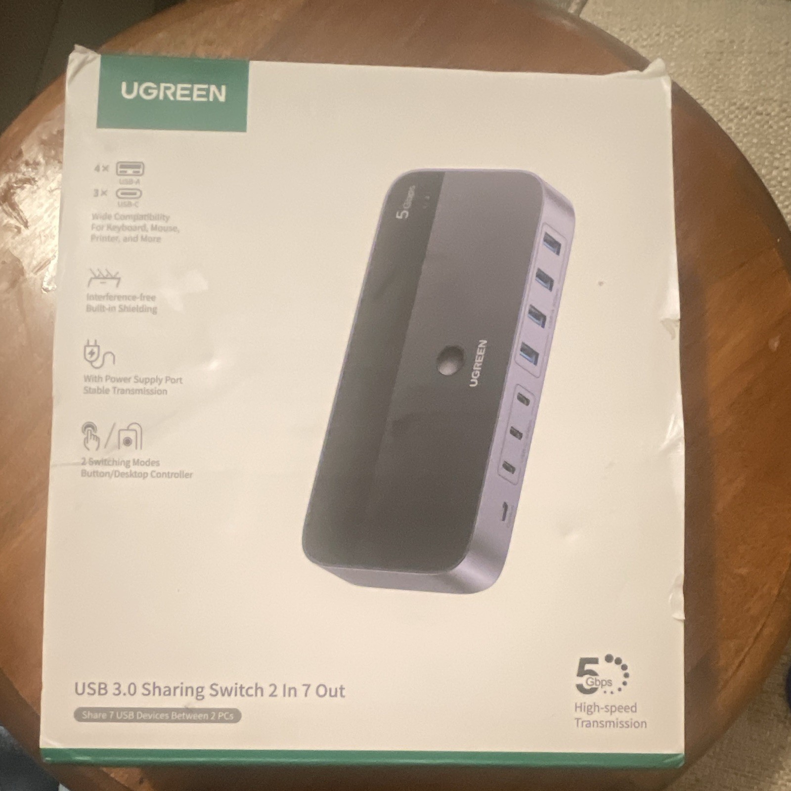 UGREEN USB 3.0 Sharing Switch 2 In 7 Out Powered USB Hub w/ USB-C