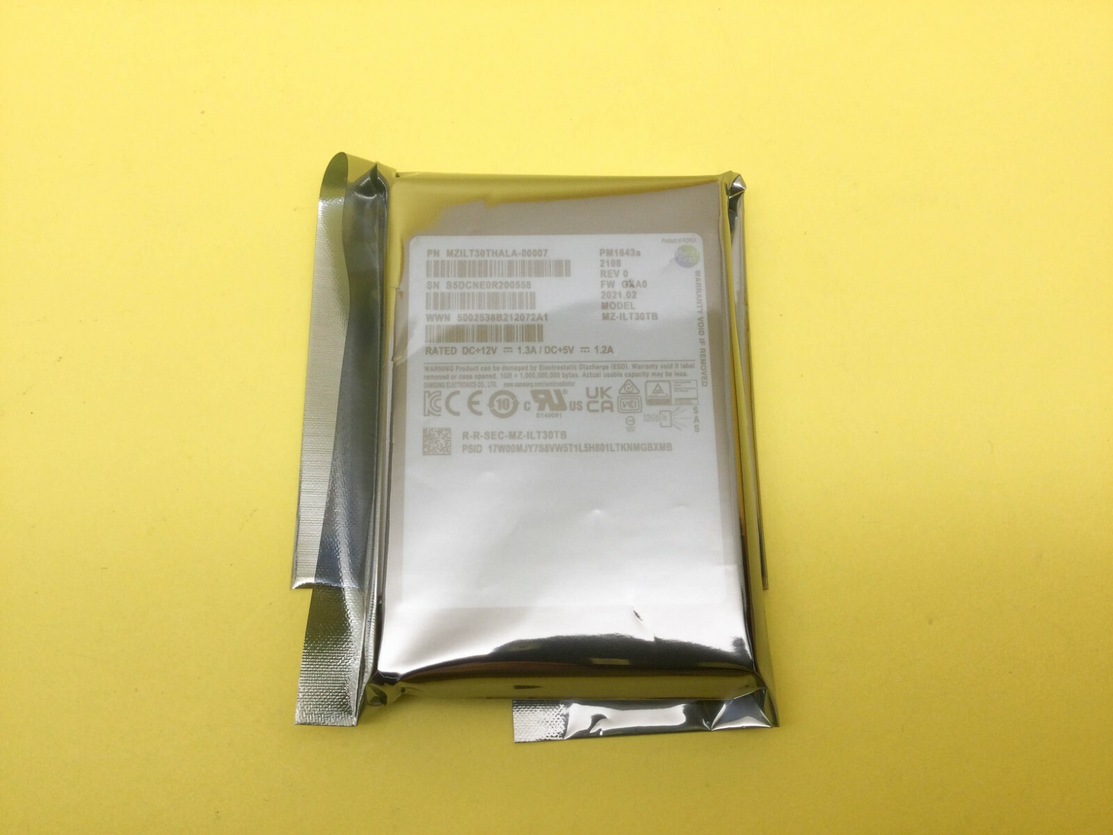 Samsung PM1643a Series 30.72TB SAS 12Gb/s 2.5'' Enterprise SSD MZ-ILT30TB New