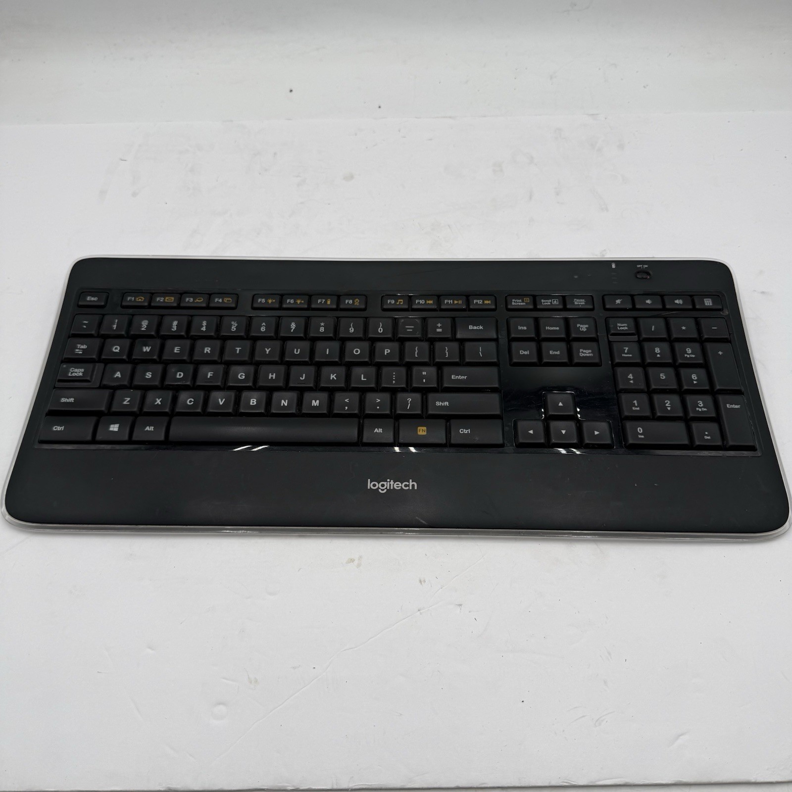 E1 Logitech K800 Illuminated Wireless Keyboard with USB Dongle