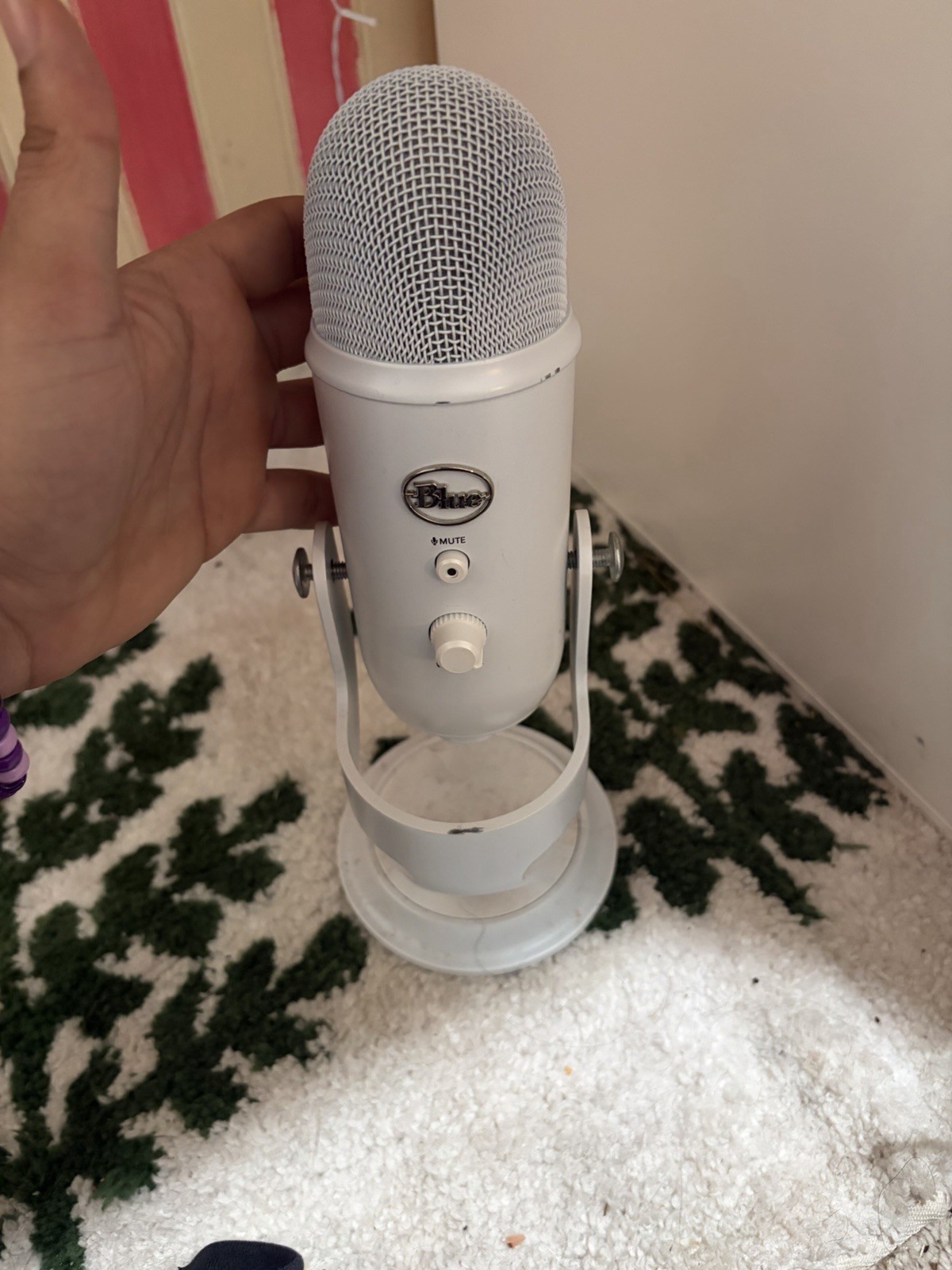 Blue Yeti White USB Condenser Microphone with Mute Switch & Gain Control