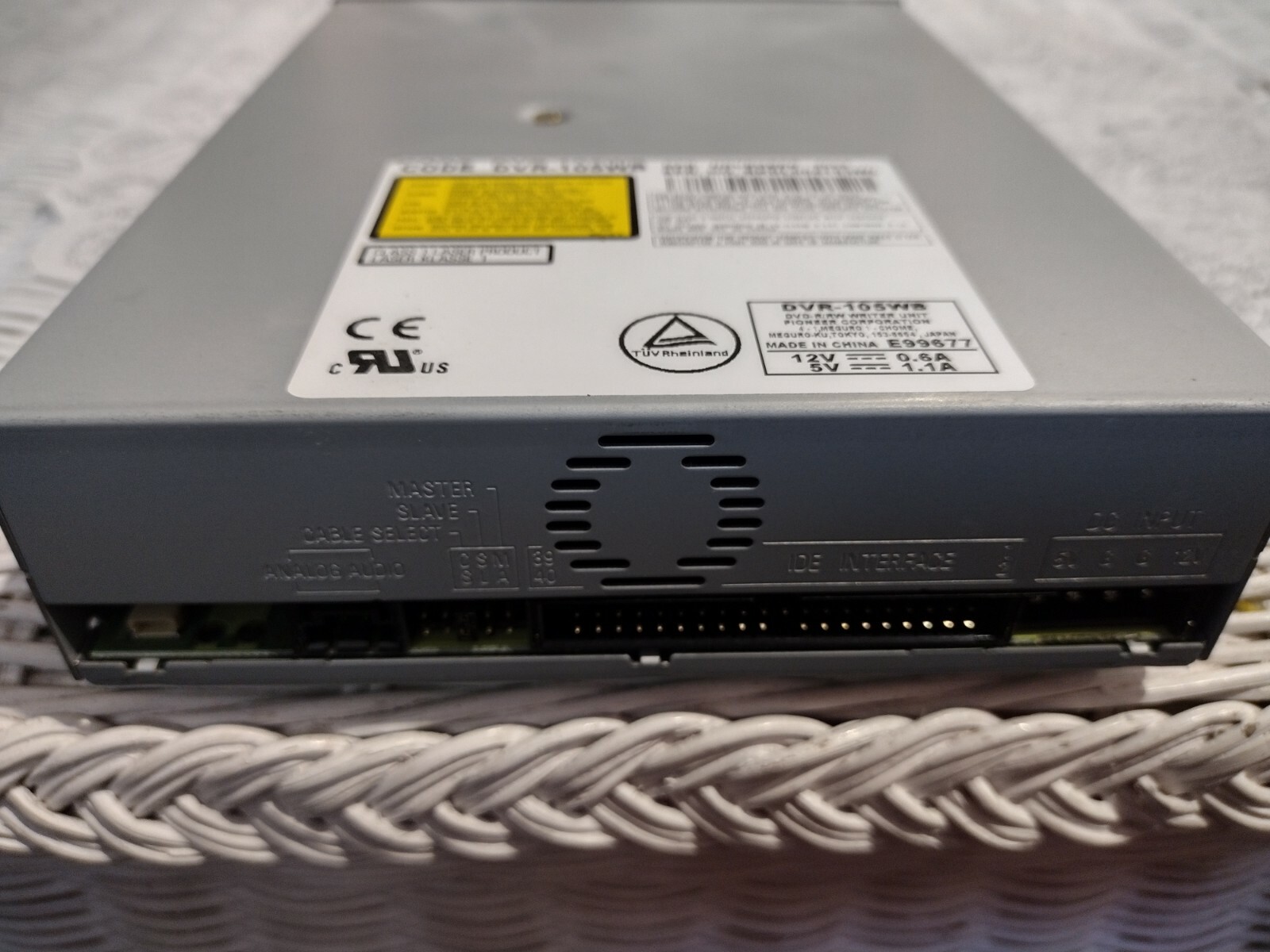 PIONEER DVD-105-WB - CODE DVR-105WB - INTERNAL - DRIVE - BLACK - USED - MFG 2002