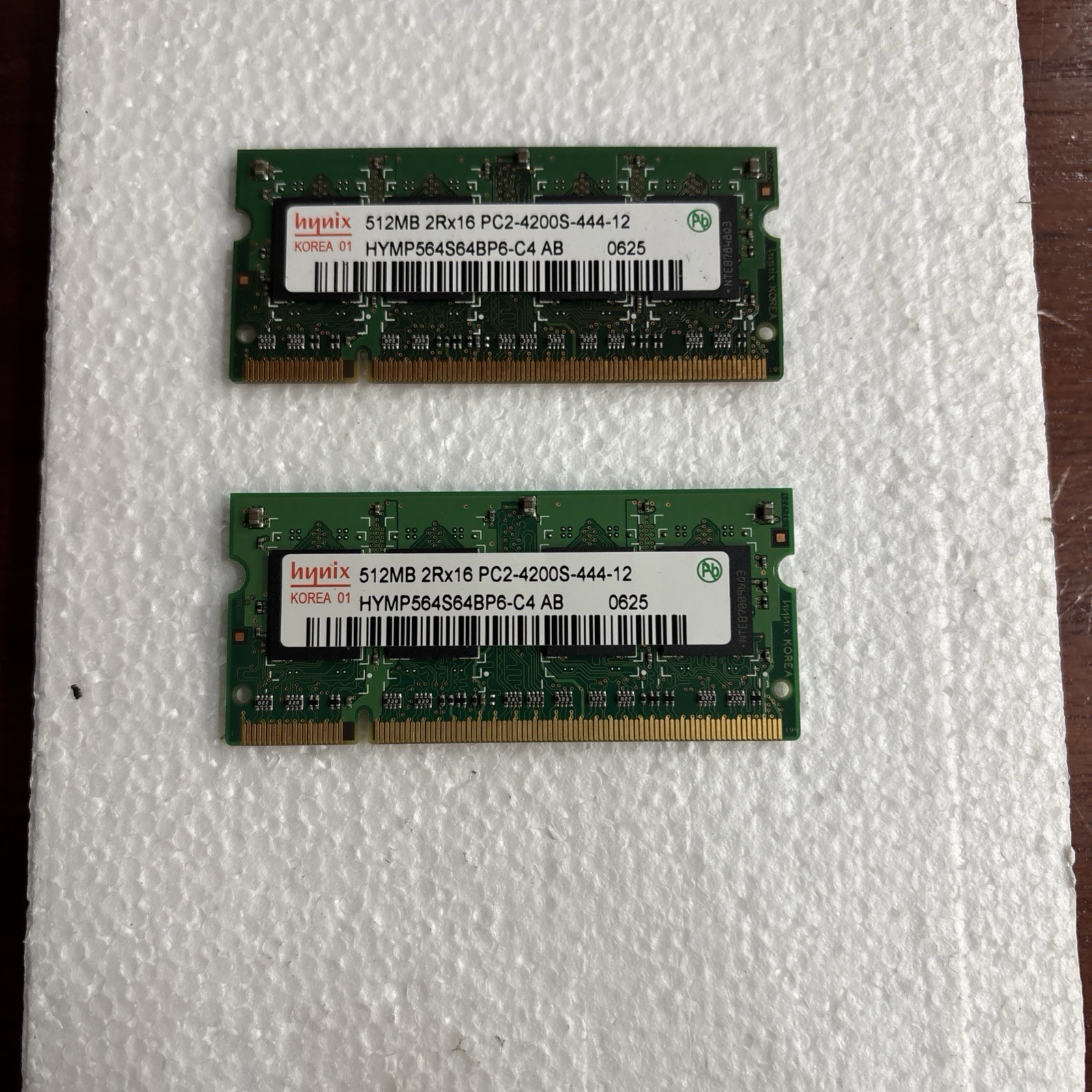 2 Hynix 512MB SODIMM 2Rx16 PC2-4200S-444-12 Memory Module