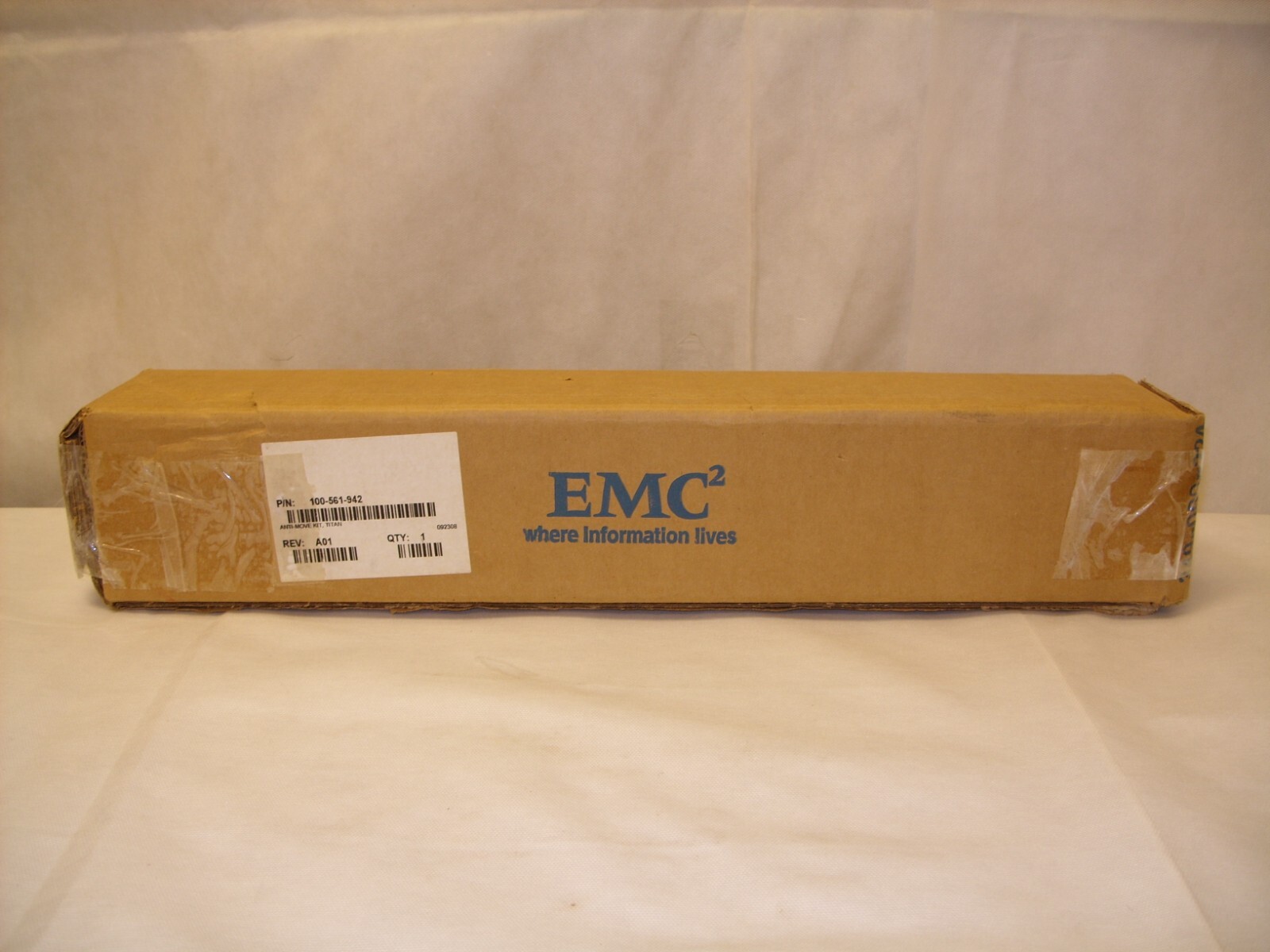 EMC EMC2 40U-C Networking Rack Cabinet Anti-Move Bracket Kit 100-561-942 NEW