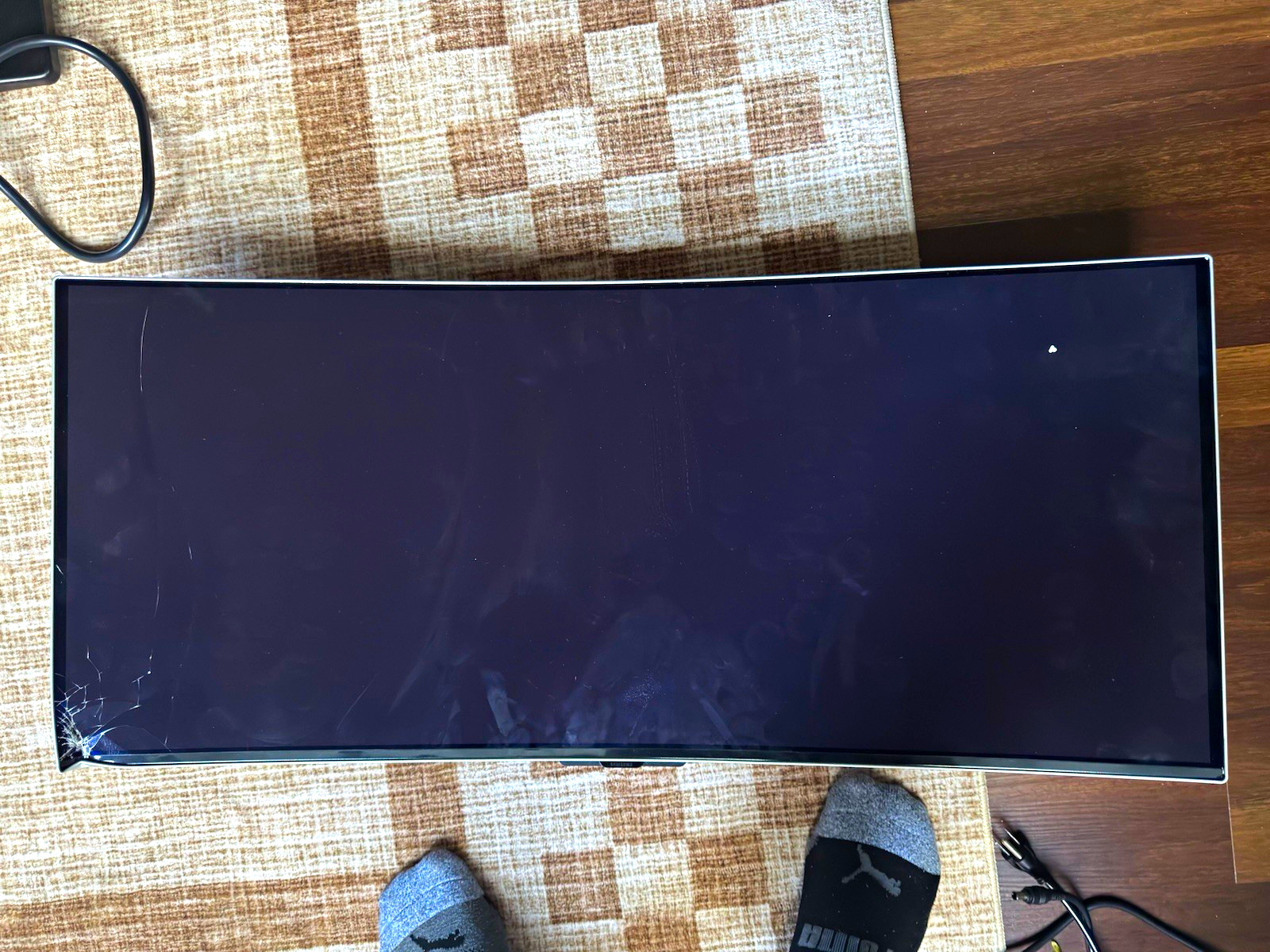 Samsung CHG90 49" Curved QLED Gaming Monitor 32:9 144Hz Cracked Screen