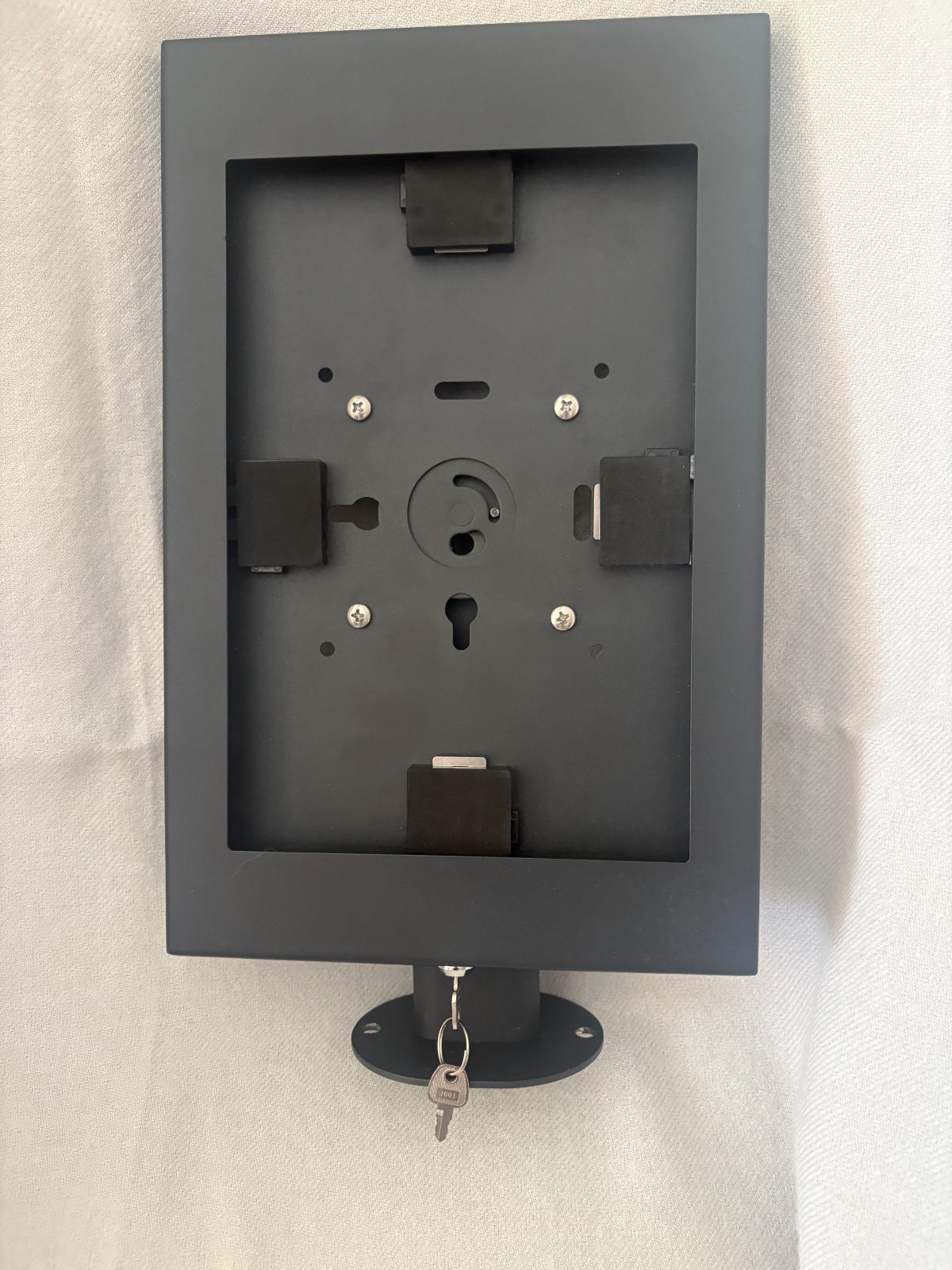 Mount-It Anti-Theft Tablet Kiosk Countertop Stand | Universal Fit Black 