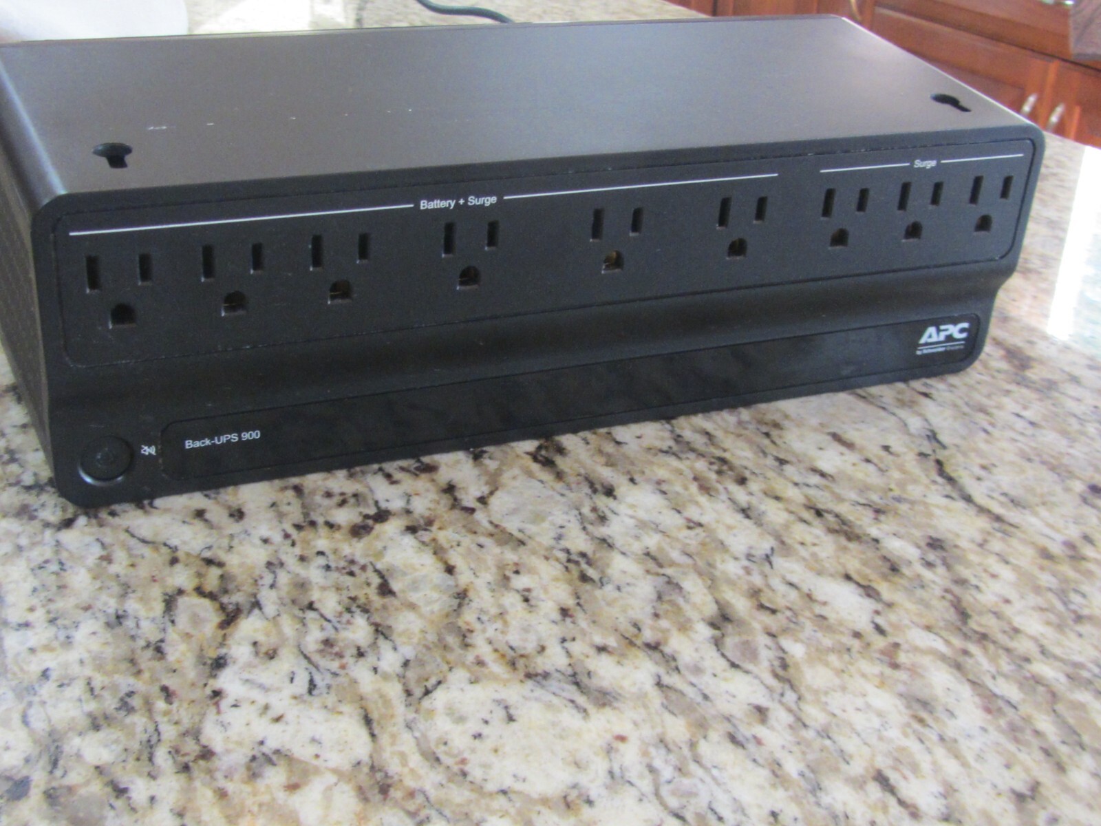 Schneider APC Model BN900M In Excellent Condition Ready to Save Your World
