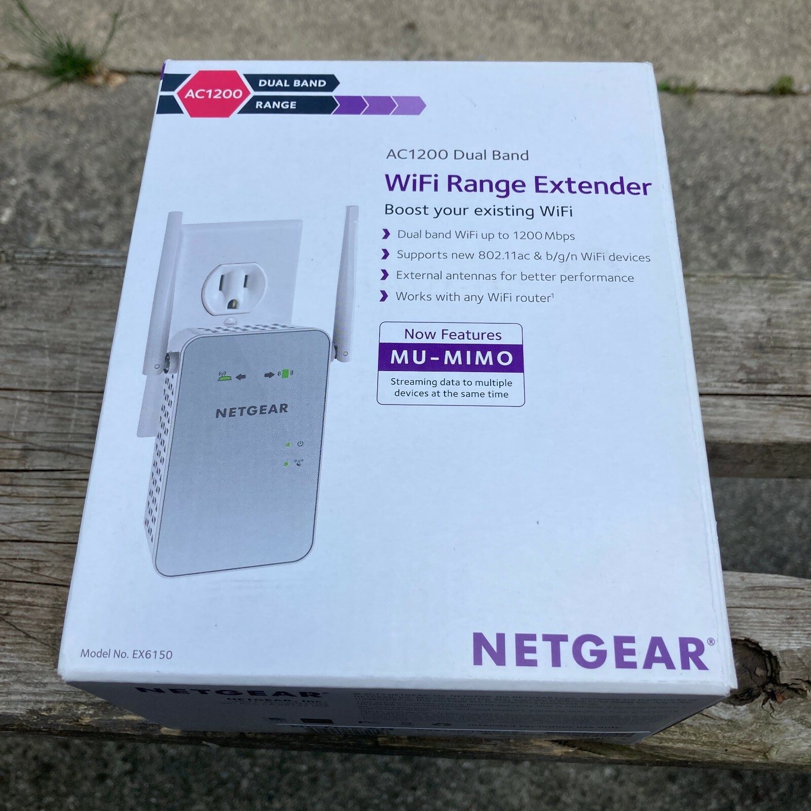 NETGEAR WiFi Mesh Range Extender EX6150 - AC1200