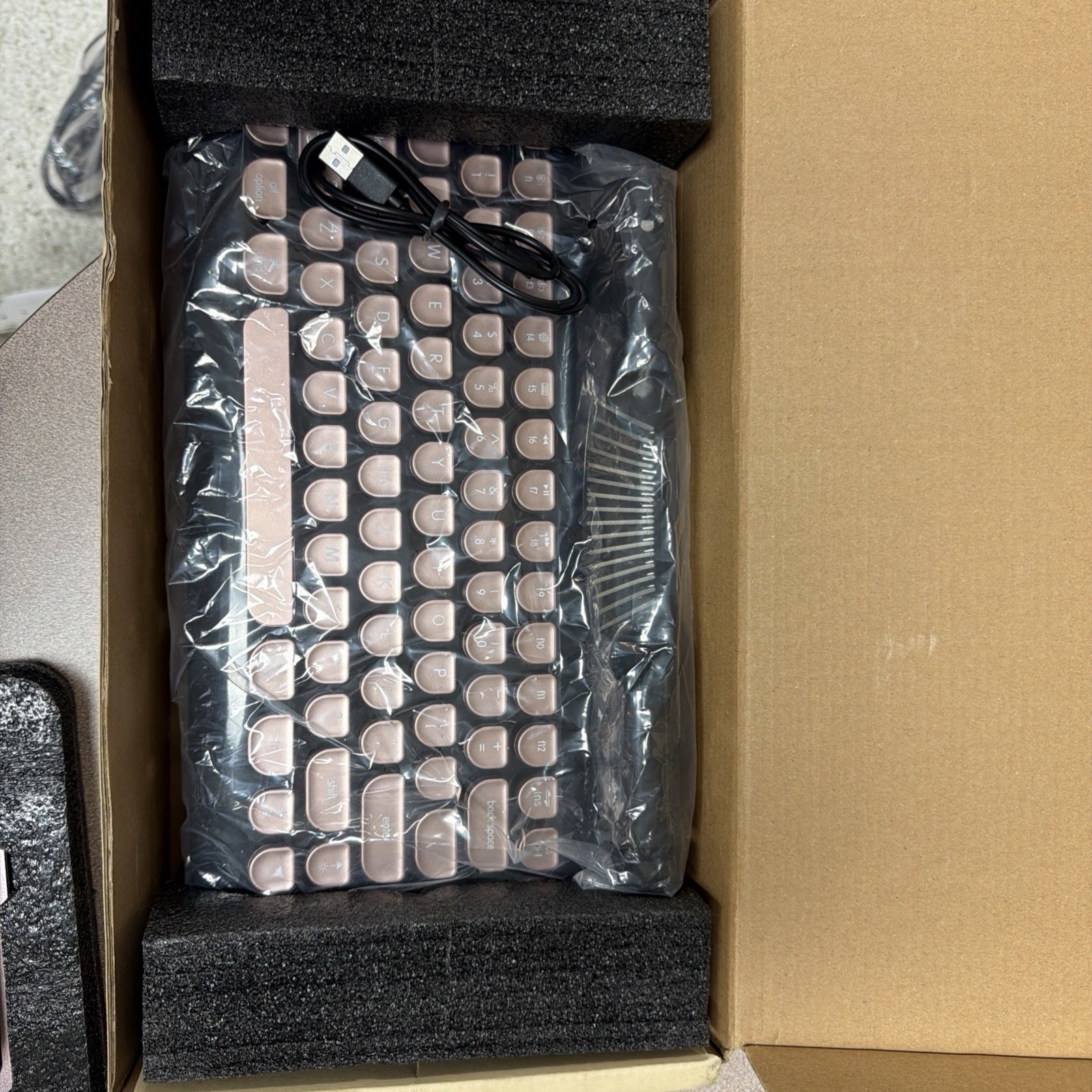 KnewKey RYMEK Typewriter Style Mechanical Wired & Wireless Keyboard Rose Gold