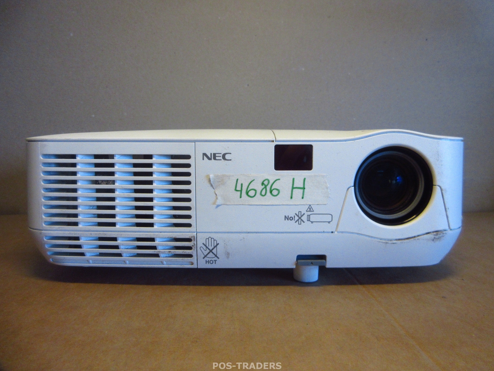 NEC NP110 Projector Projector SVGA DLP 2200 LUMENS - 4.686H - EXCLUDING REMOTE