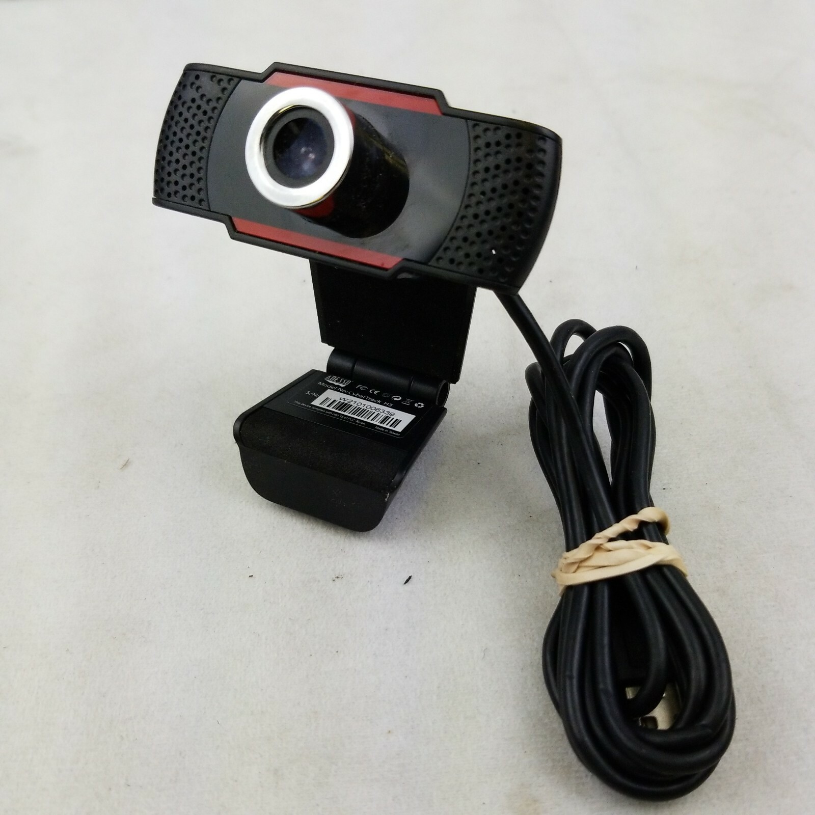 Adesso CyberTrack H3 Webcam 1.2 Megapixel 30 fps USB 2.0, for PC & Laptop, Black