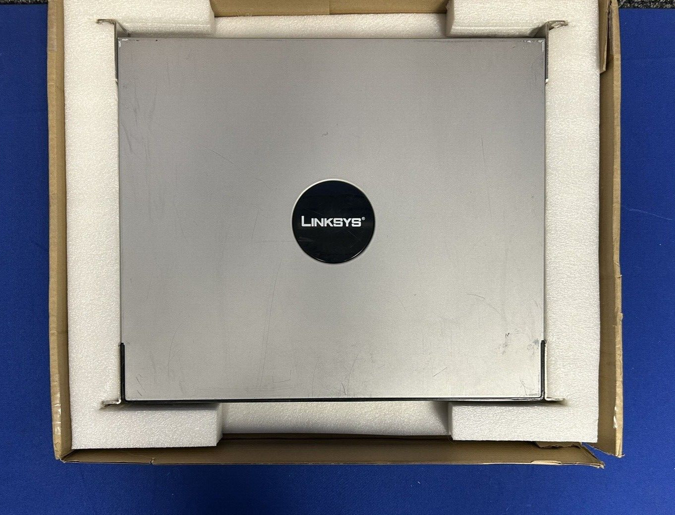 LINKSYS SFE2000 24-Port 10/100 Ethernet Switch w/ Rackmount Ears & Power Cord 🟦