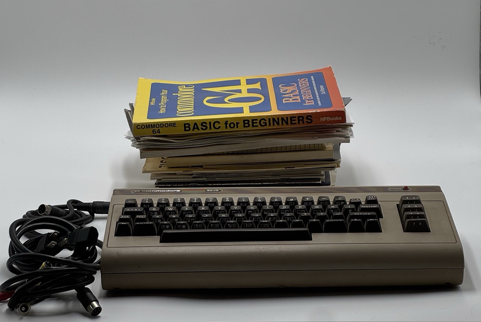🔥C64 Maxi Commodore 64 Console Untested / Stack Of 20+ Manuals As Is Lot