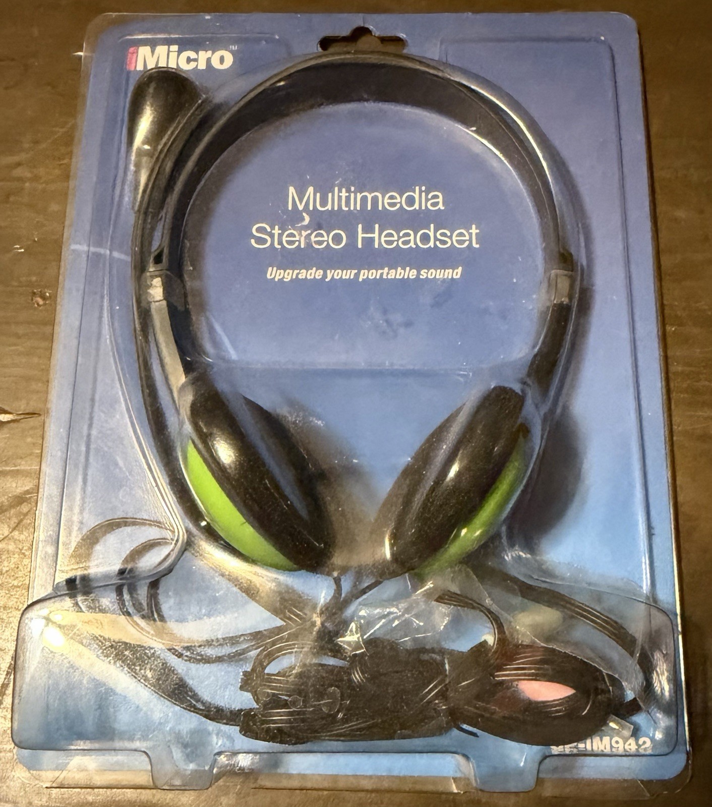 Micro Innovations Multimedia Stereo Headset -New in Package