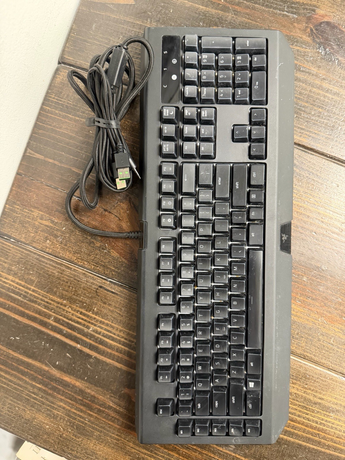 Razer Blackwidow Chroma V2 Lighted Mechanical Keyboard RZ03-02030200-R3U1 TESTED