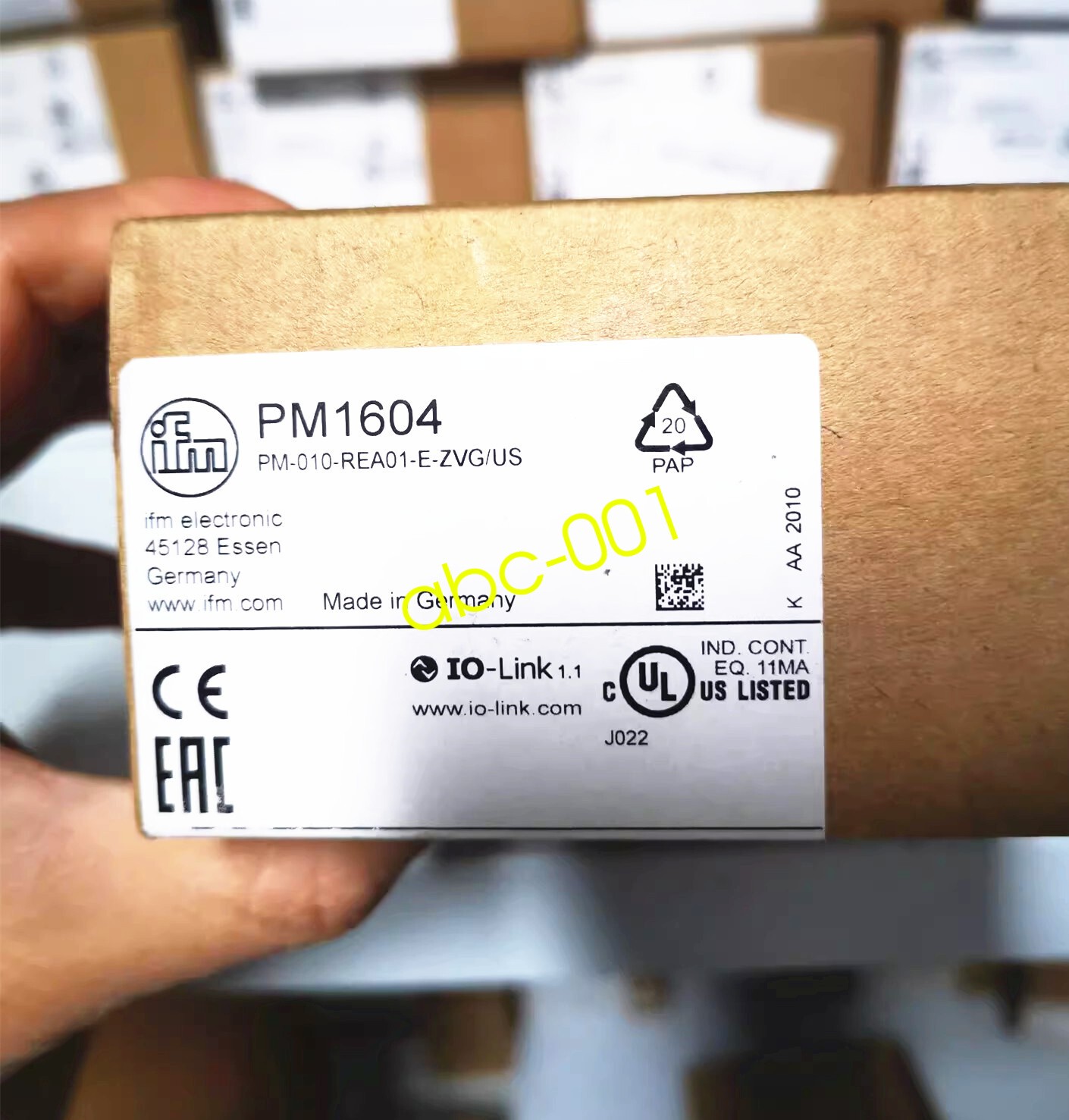 1pcs IFM PM1604 Pressure sensor