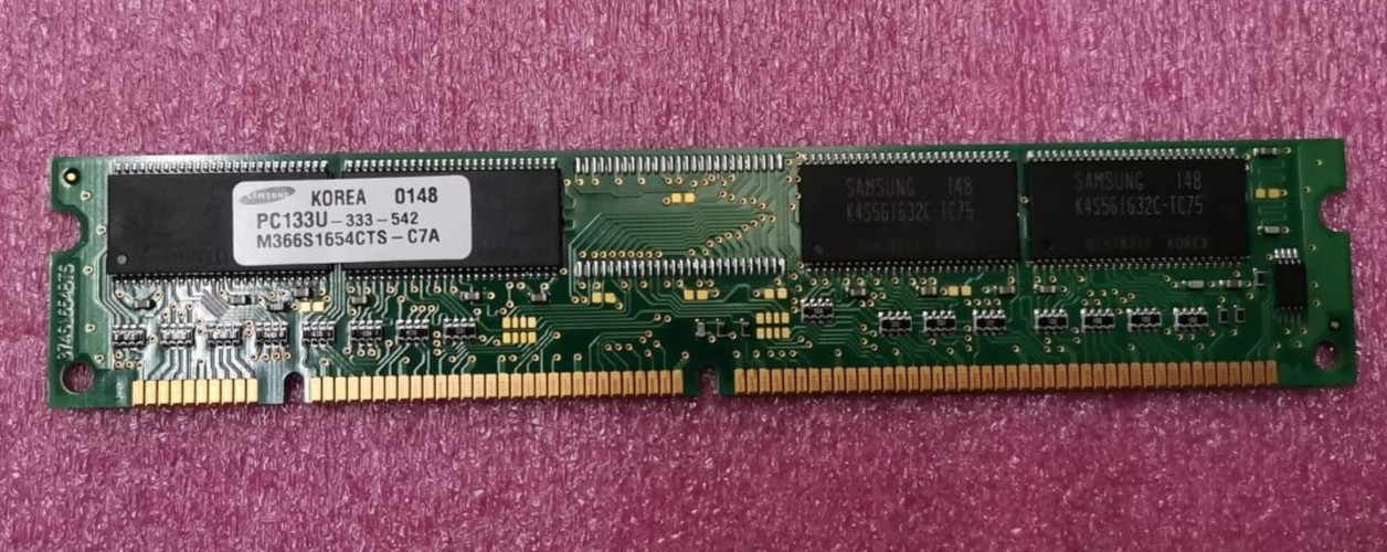 Samsung M366S1654CTS-C7A 128MB PC-133U 133MHz CL3 168-Pin SDRAM Memory