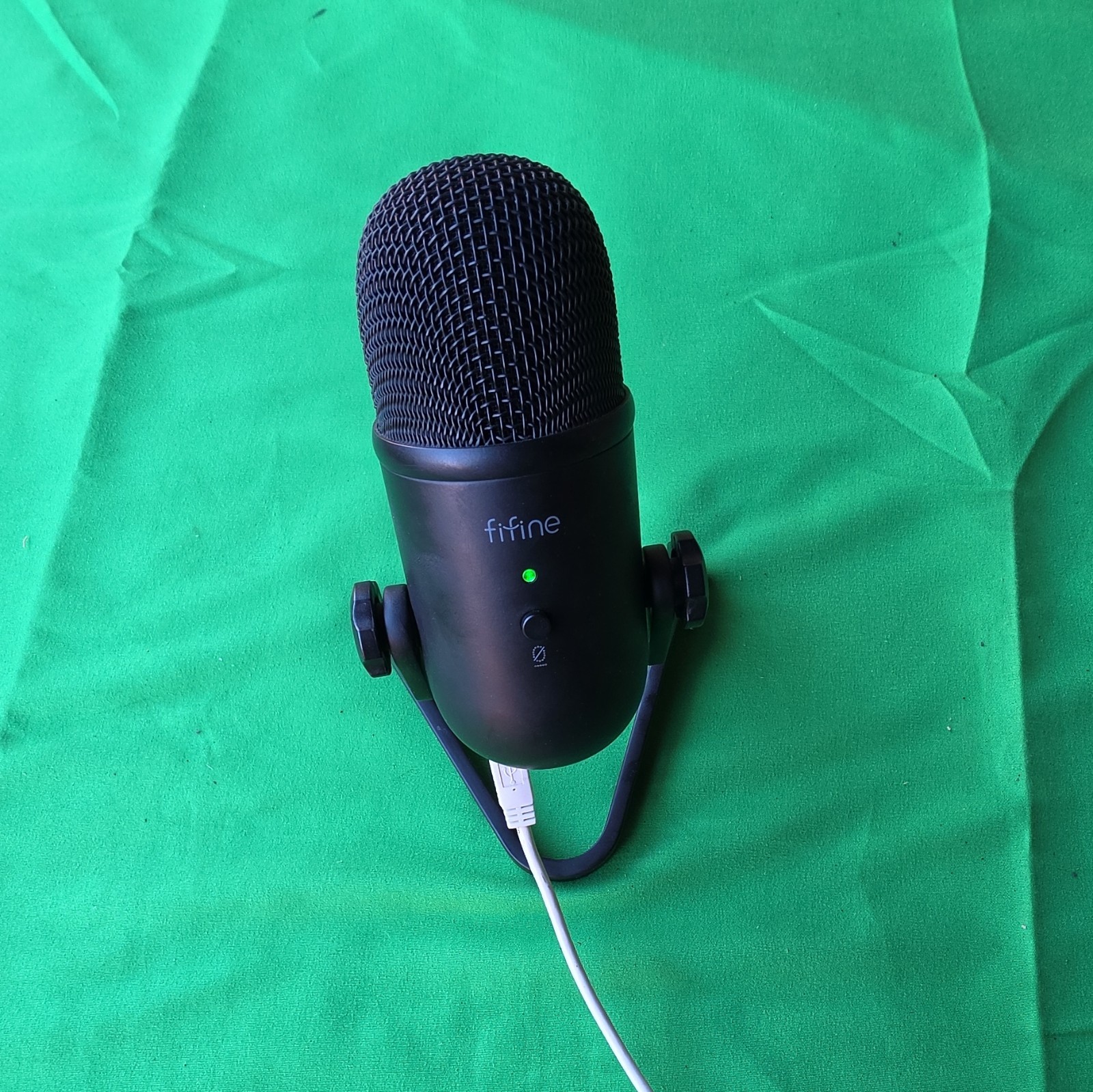 FIFINE USB Desktop Microphone Black w/ Mute Button, Headphone Jack, Stand