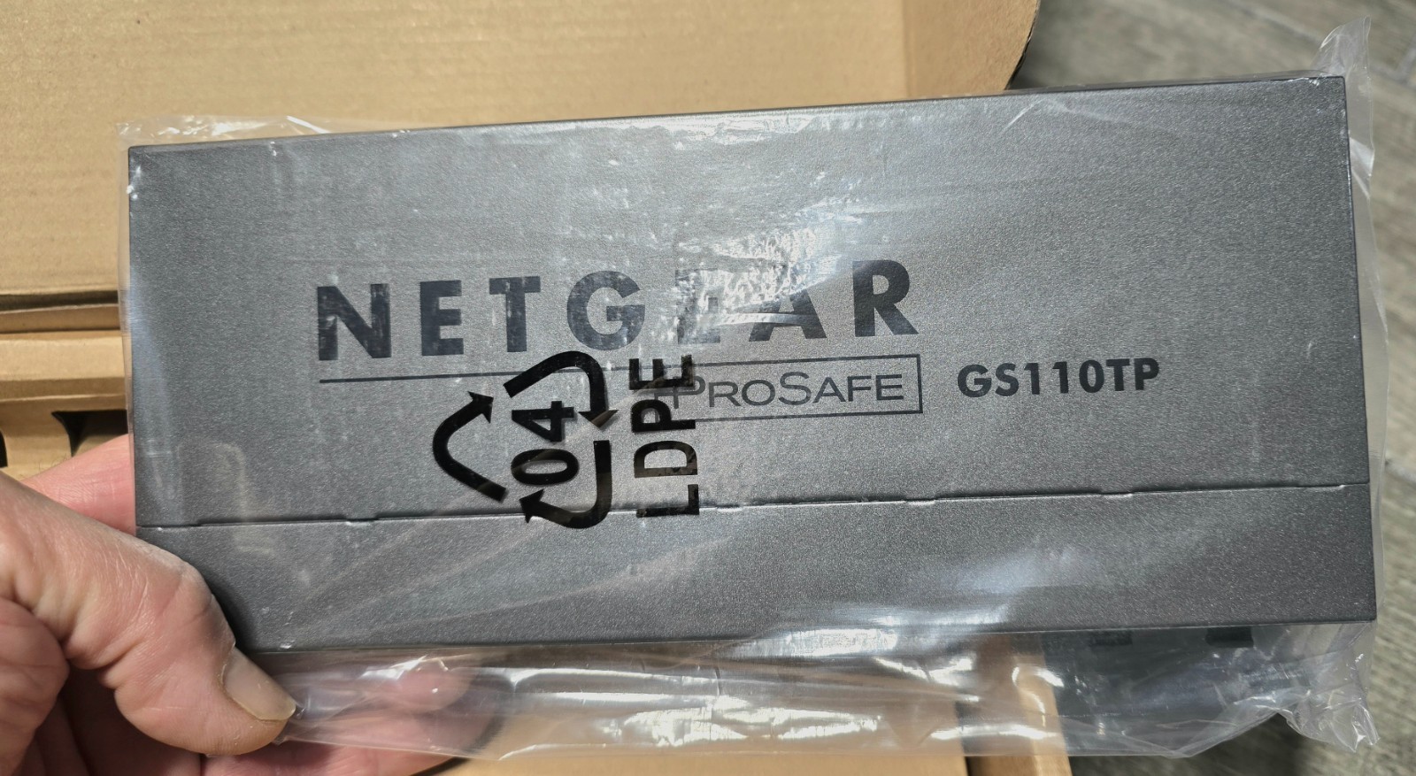 NETGEAR Pro Safe 8 Port Gigabit Smart Switch POE & Fiber uplink GS110TP-200NAS