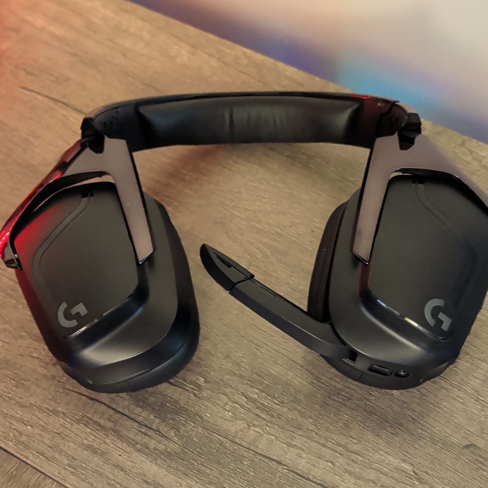Logitech G935 Wireless 2.4GHz Over-Ear Gaming Headset Boom Mic Black USB
