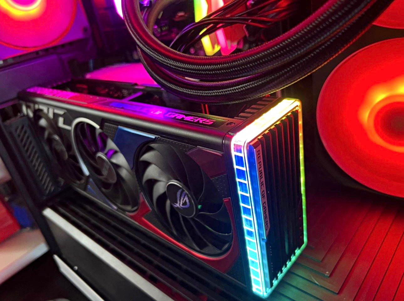 ASUS ROG Strix GeForce RTX 4060 8GB RGB Triple Fan Heatsink