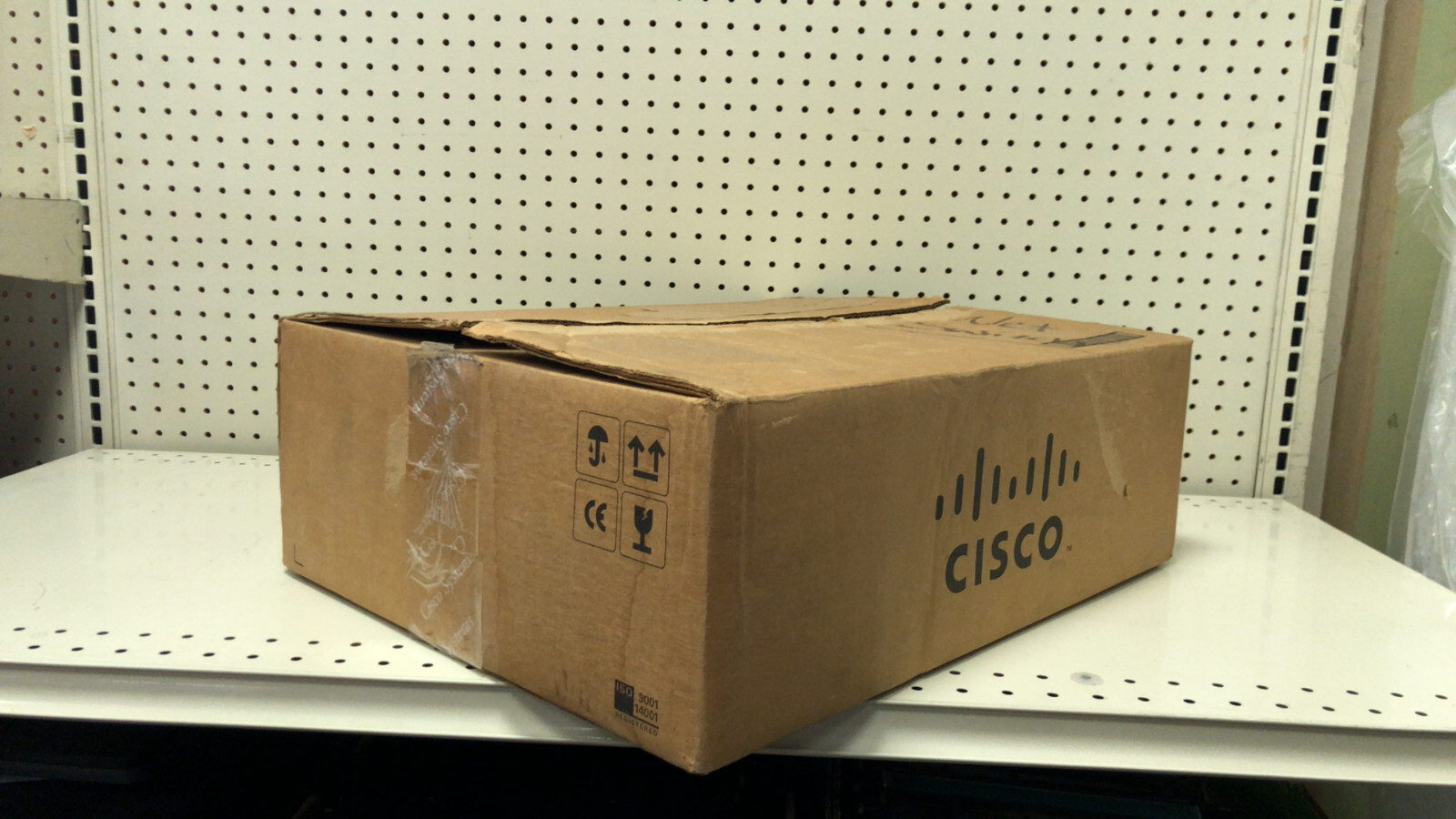NEW CISCO 2801-SRST/K9 2-Port FE Integrated VoiP Bundle Router CISCO2801-V/K9