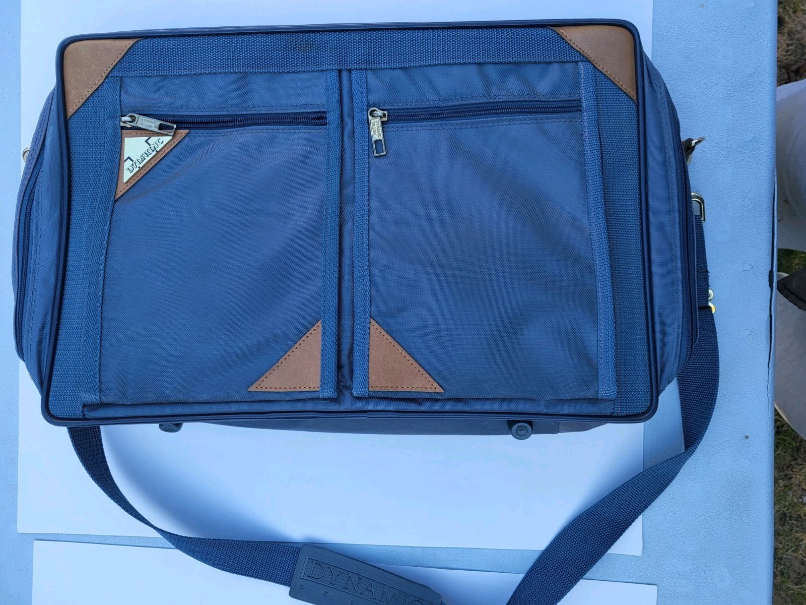 NEW Computer Laptop Messenger Bag  Water-resistant Canvas  Padded Shoulder Strap