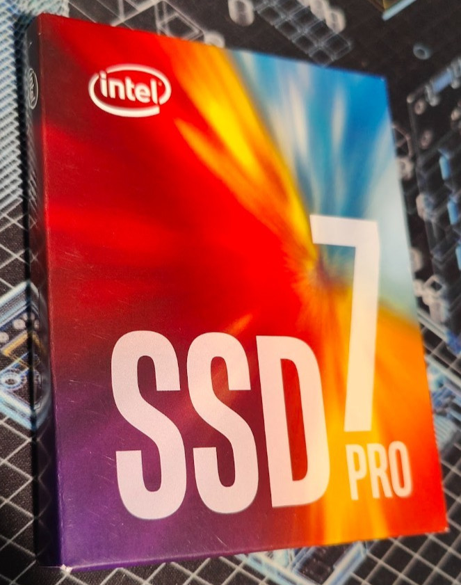 Intel SSD Pro 7600p Series 256GB M.2 2280 NVMe PCIe 3.1 x4 SSD SSDPEKKF256G8X1