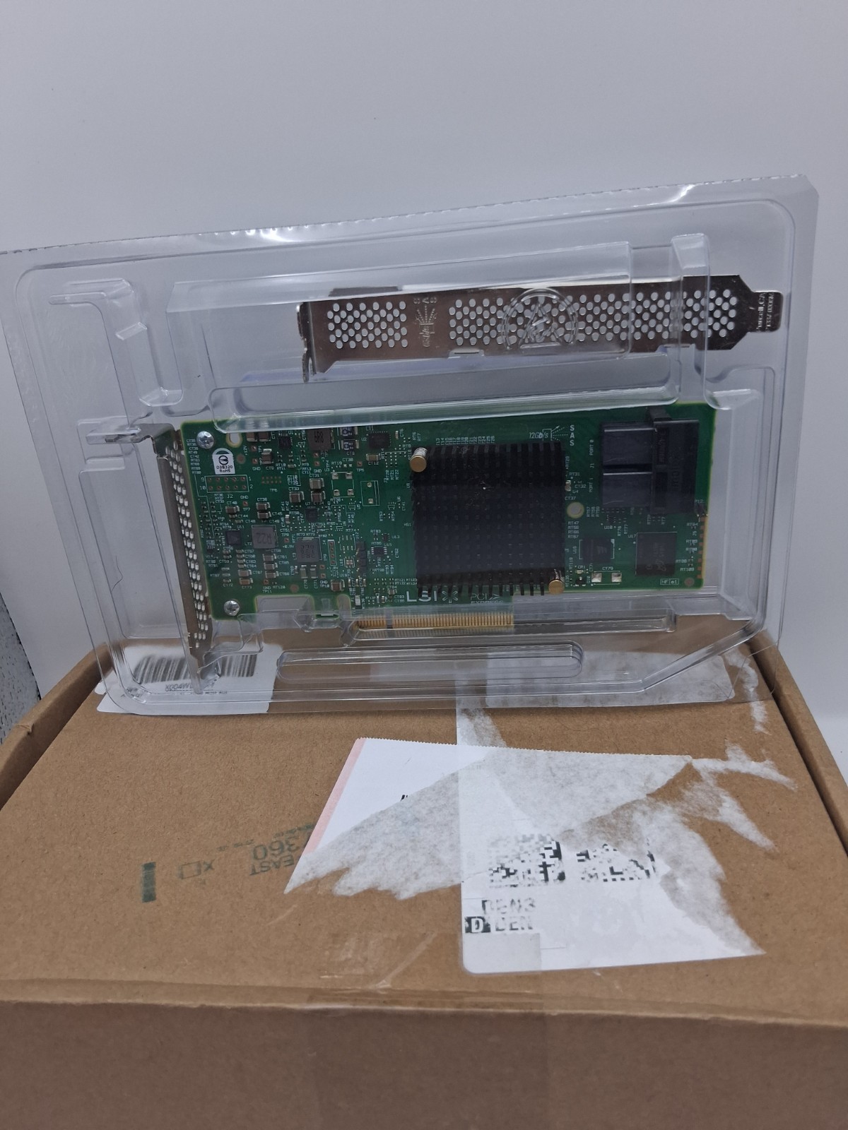 LSI SAS3008 9300-8I Host Bus Adapter PCI-E 3.0 SATA / SAS 8-Port SAS3 12Gb/s
