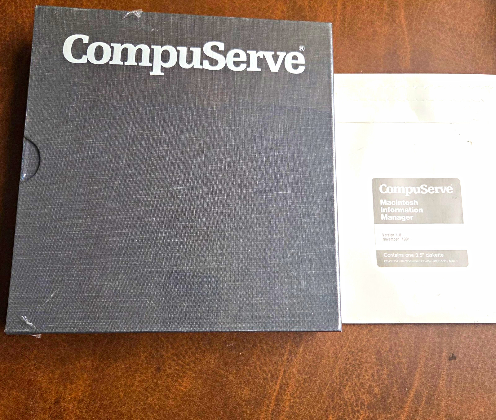 Vintage CompuServe Information Service DOS Computers New With Macintosh Floppy