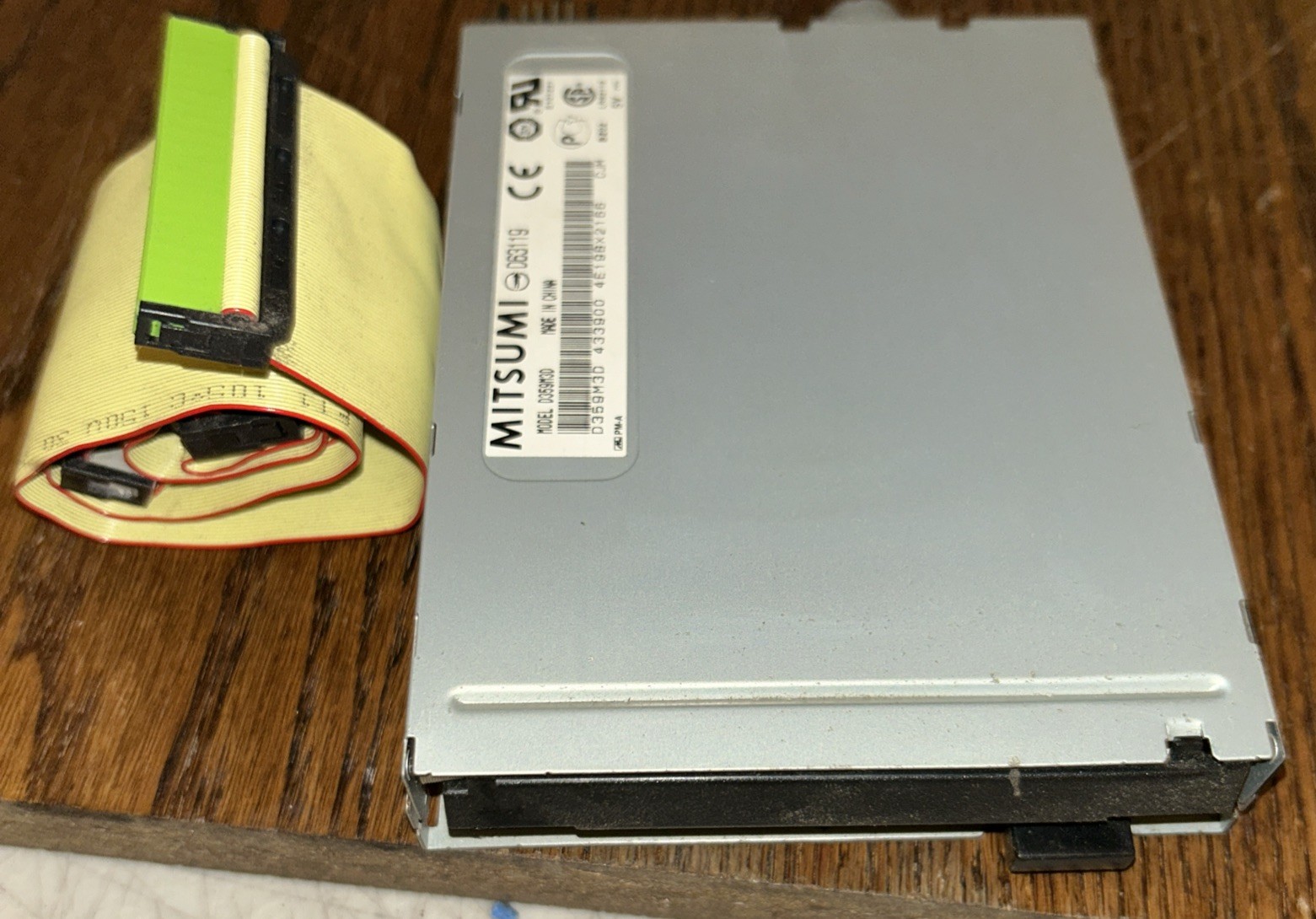 Mitsumi Floppy Disk Drive Model D359M3D w/Ribbon Cable Used/Works Fast shipping