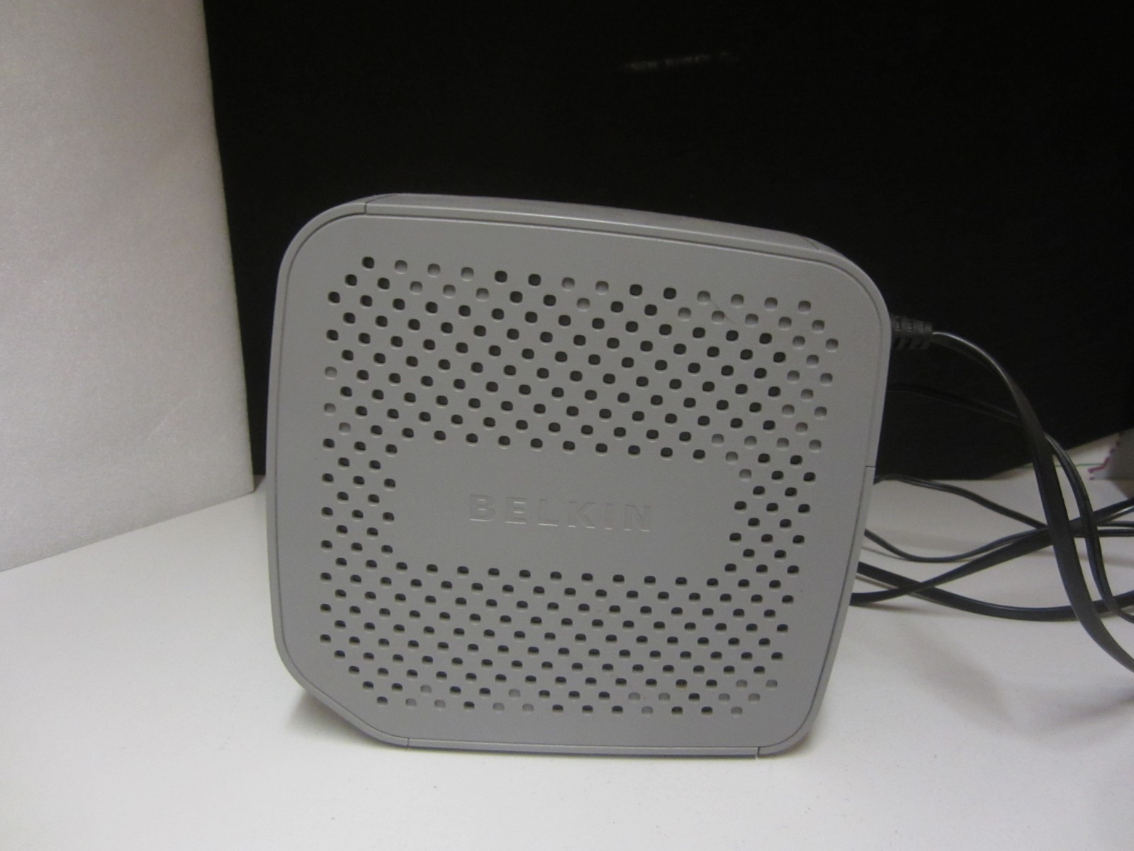Belkin Battery Backup Unit Model BU3DC001-12v Power Supply w/Battery