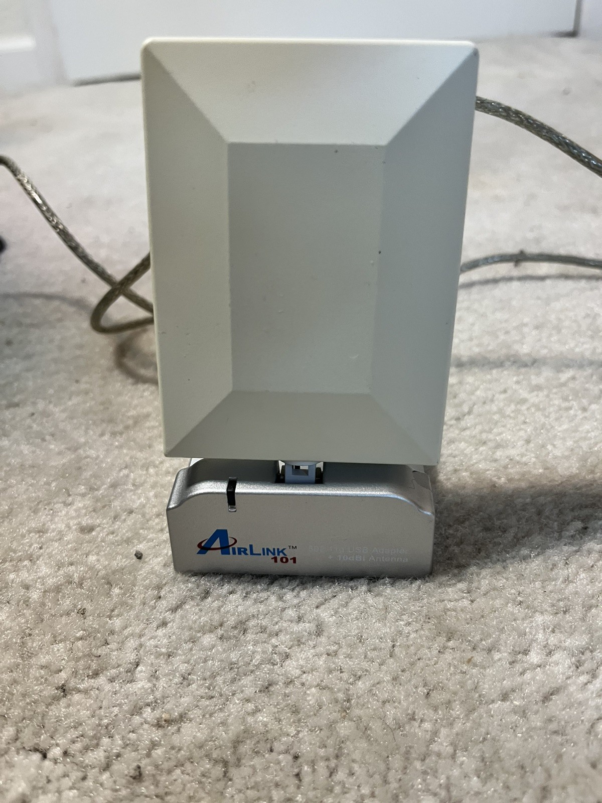 Airlink101  AWLL3055  Wireless USB Router White/Silver
