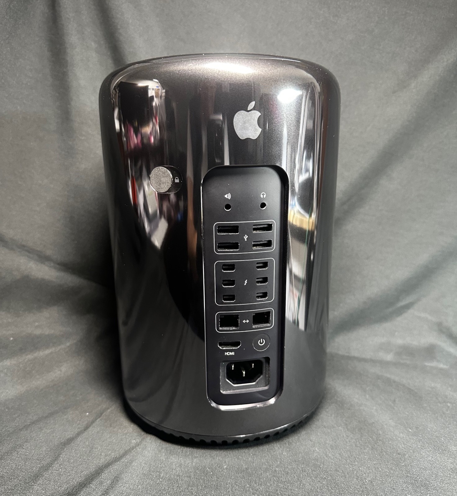 Apple Mac Pro Late 2013, 2.7GHz 12-Core, 64GB RAM, 1TB SSD, Dual D700 6GB each