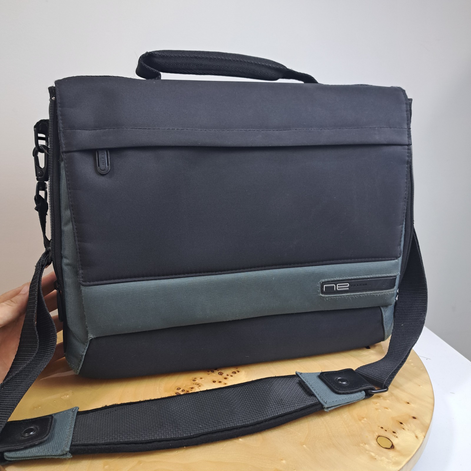 Belkin NE Laptop Notebook PC Bag With Thick Padded Multiple Compartments