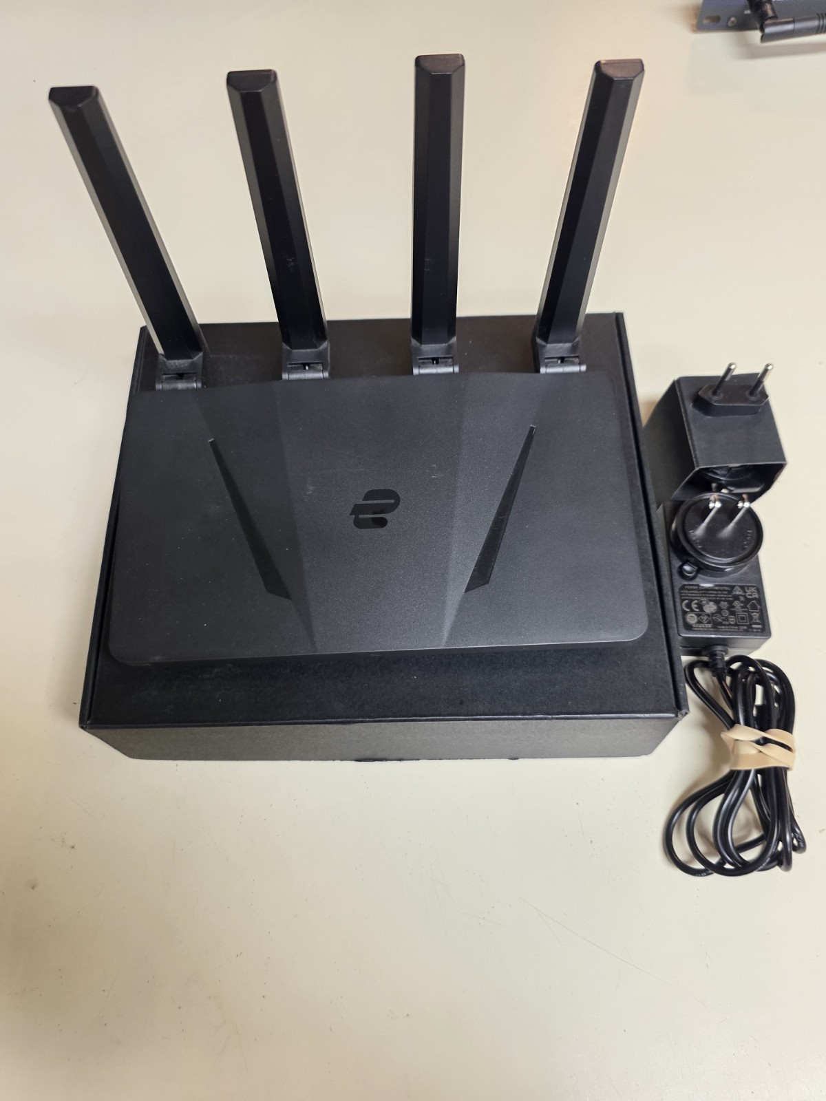 ExpressVPN Aircove AX1800 Wi-Fi 6 VPN Router