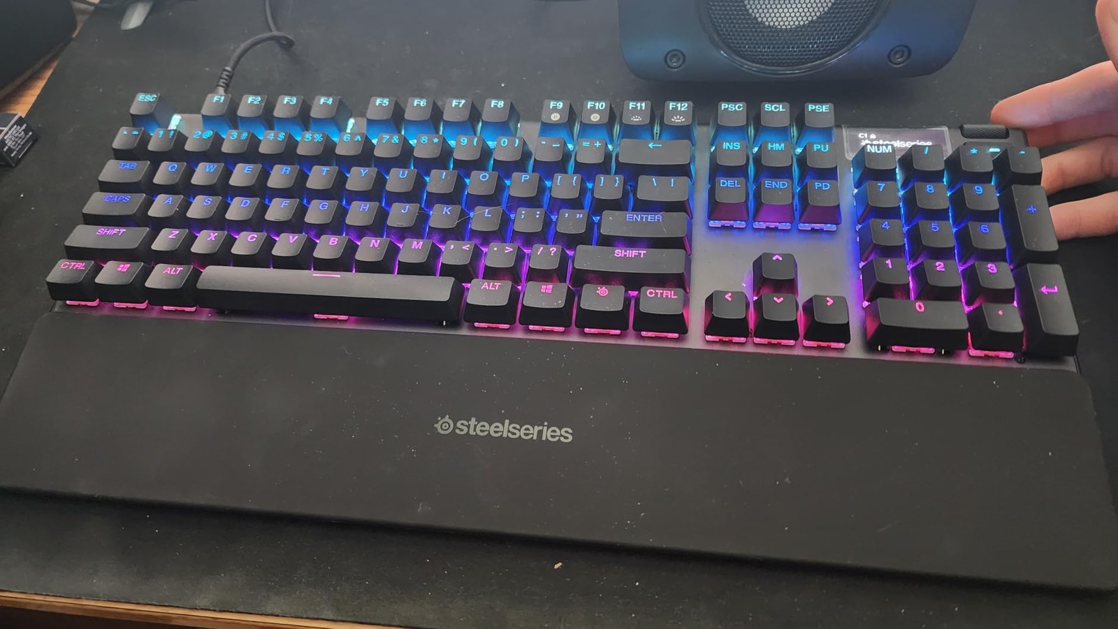 SteelSeries Apex Pro Gen3 OmniPoint Adjustable Switch KB