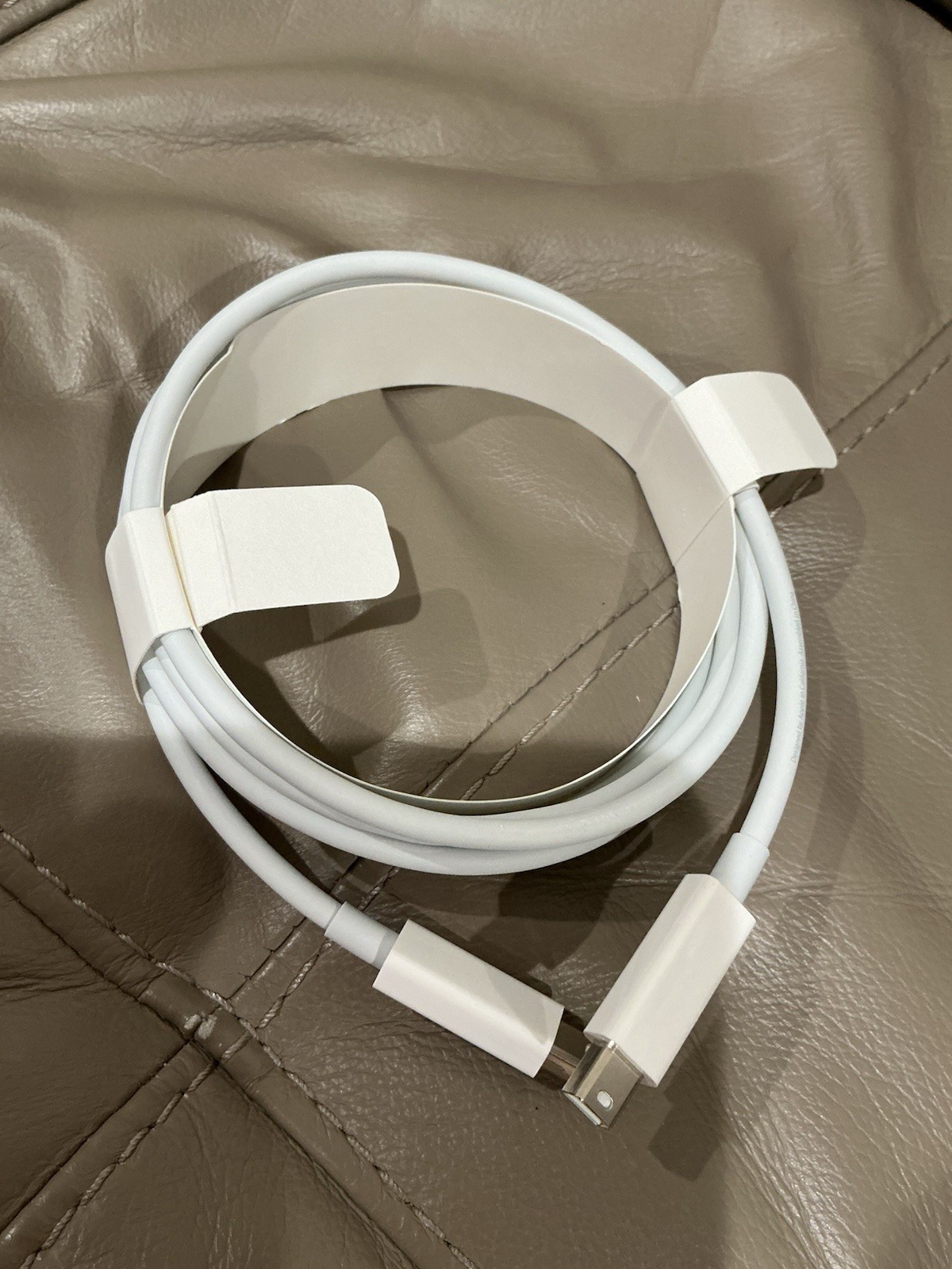 Genuine Apple Thunderbolt 2 White Cable - 2m