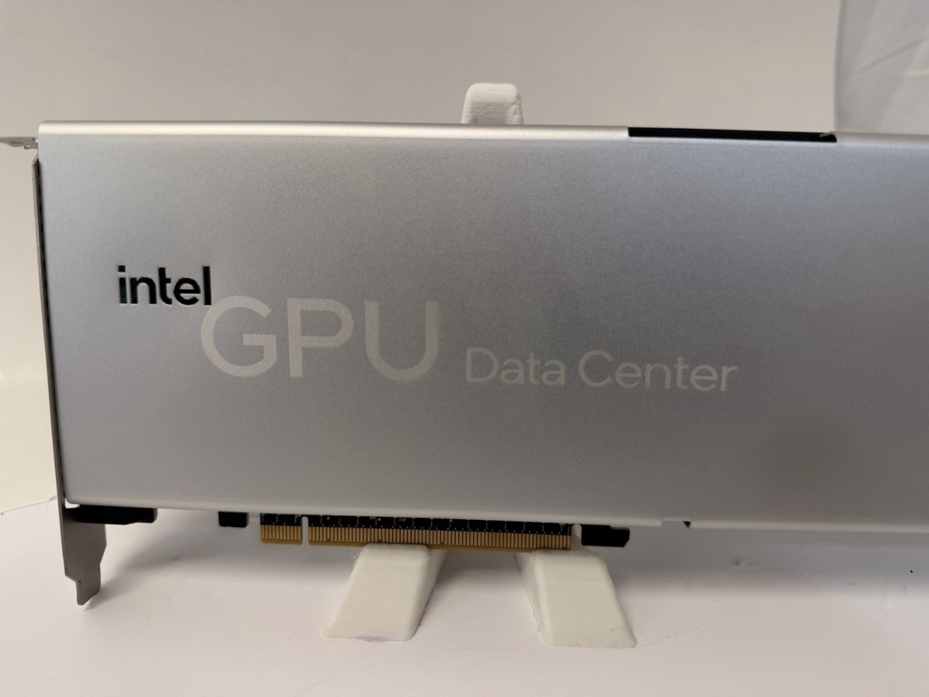 1PCS Intel FLEX 170 16GB GDDR6 Tenser Core AI Accelerator Graphics Card AICATSM1