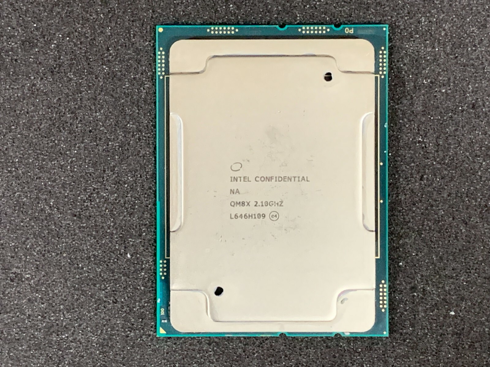 Intel CONFIDENTIAL QM8X 2.1GHz 16Cores 32Threads 125W 22MB LGA3647 Processor CPU