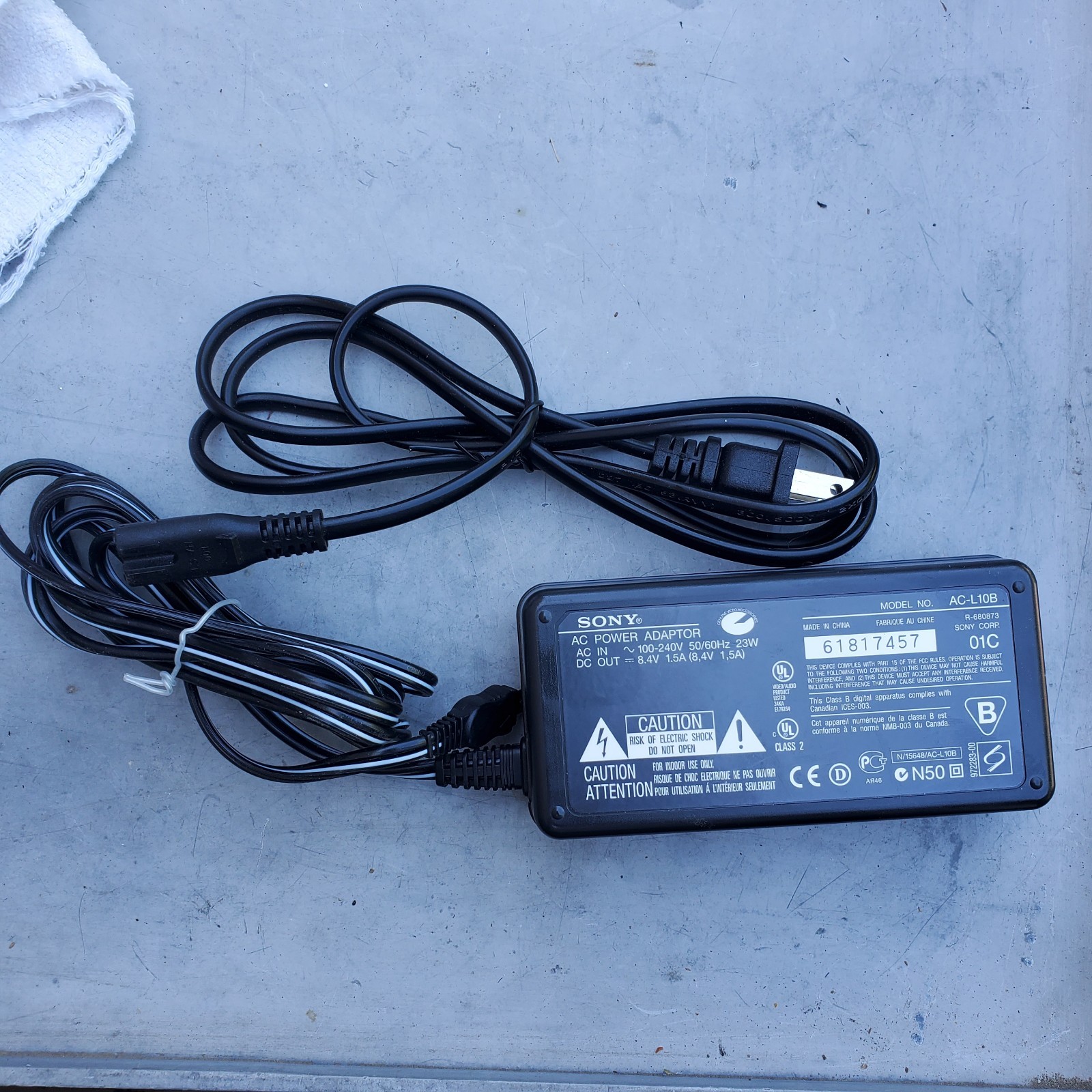 Sony Genuine Factory AC-L10B AC Power Adapter Charger & Cord DC Output 8.5V 1.5A
