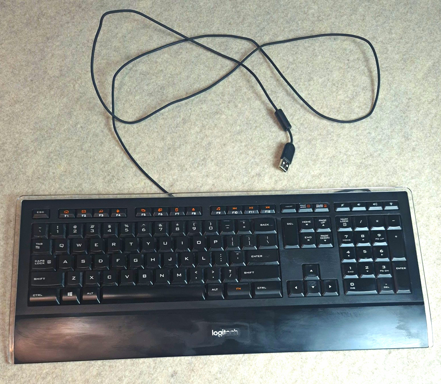 Logitech K740 Illuminated Keyboard Wired USB Y-UY95 Backlit Full Size Tested