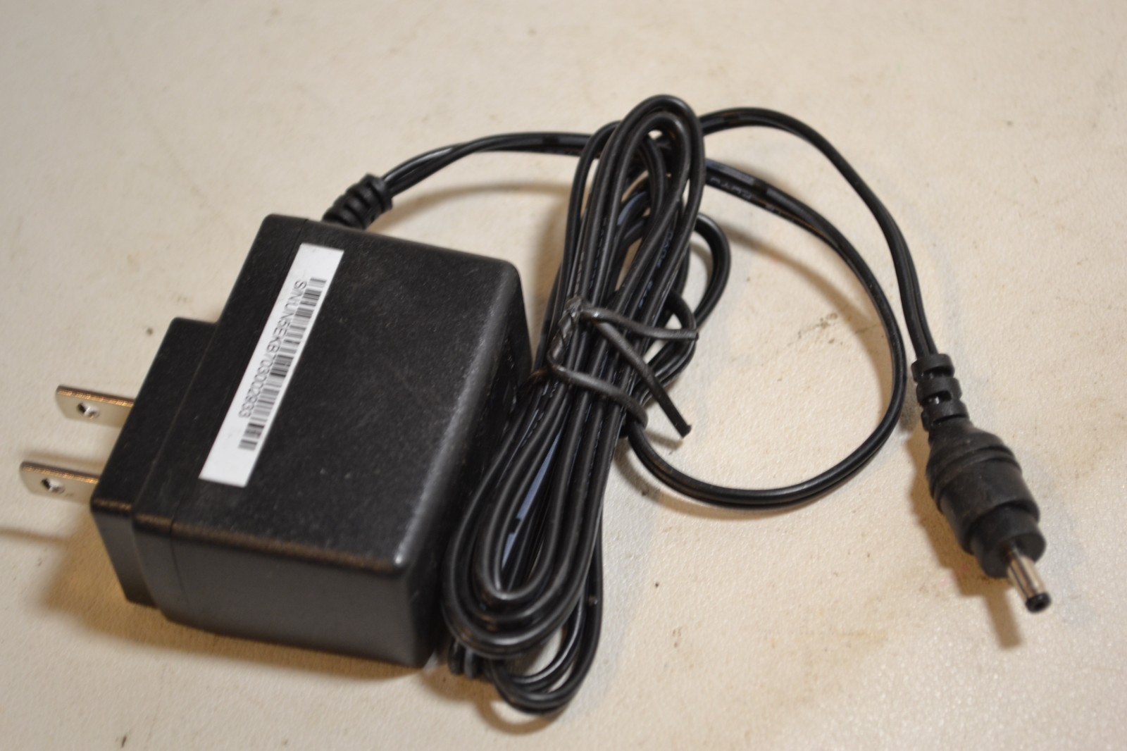 Genuine EDAC Power AC Adapter Model: EA1012AHUS-050 5V 2.4A 12W